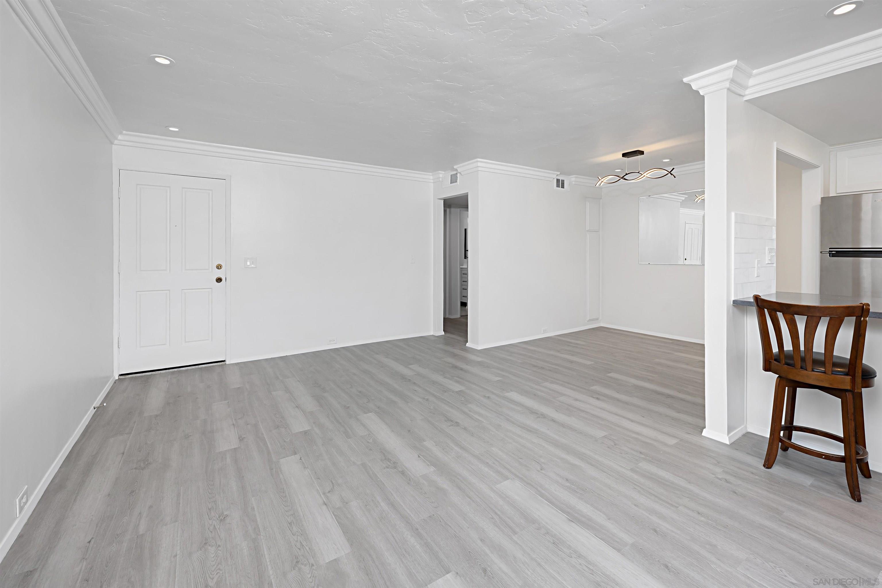 Detail Gallery Image 4 of 33 For 5125  Fontaine Street  #105,  San Diego,  CA 92120 - 2 Beds | 2 Baths