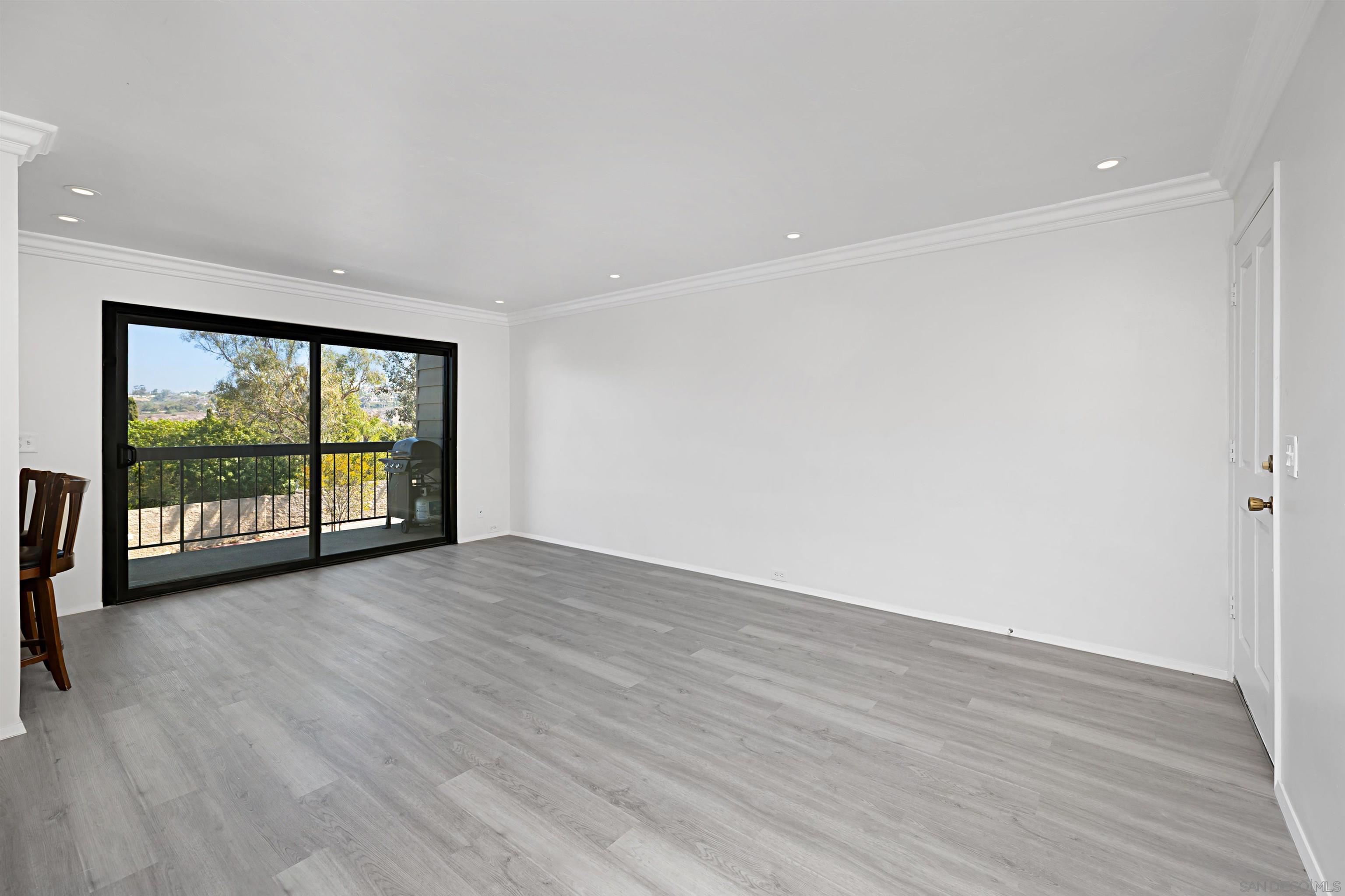 Detail Gallery Image 5 of 33 For 5125  Fontaine Street  #105,  San Diego,  CA 92120 - 2 Beds | 2 Baths