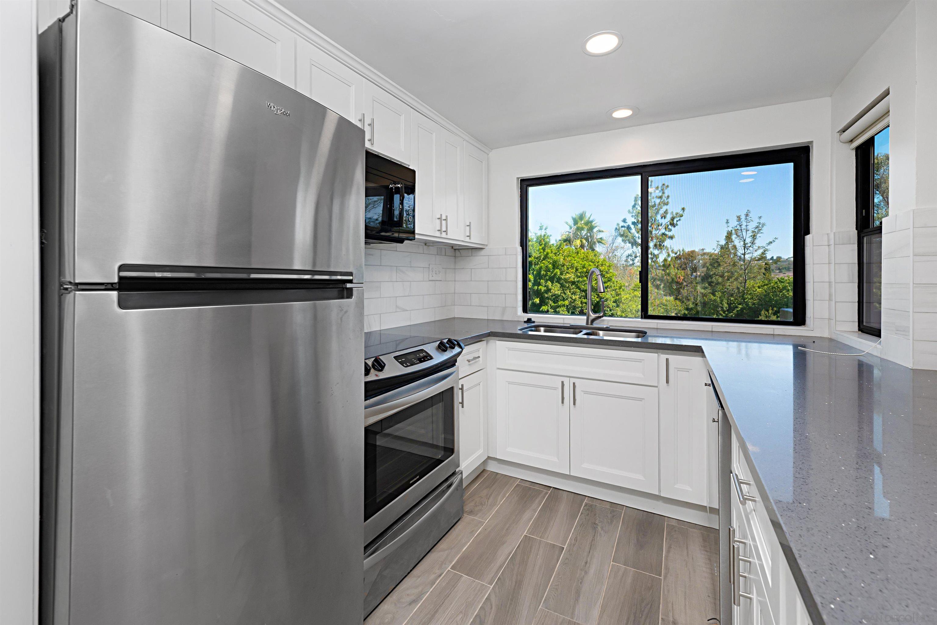 Detail Gallery Image 10 of 33 For 5125  Fontaine Street  #105,  San Diego,  CA 92120 - 2 Beds | 2 Baths