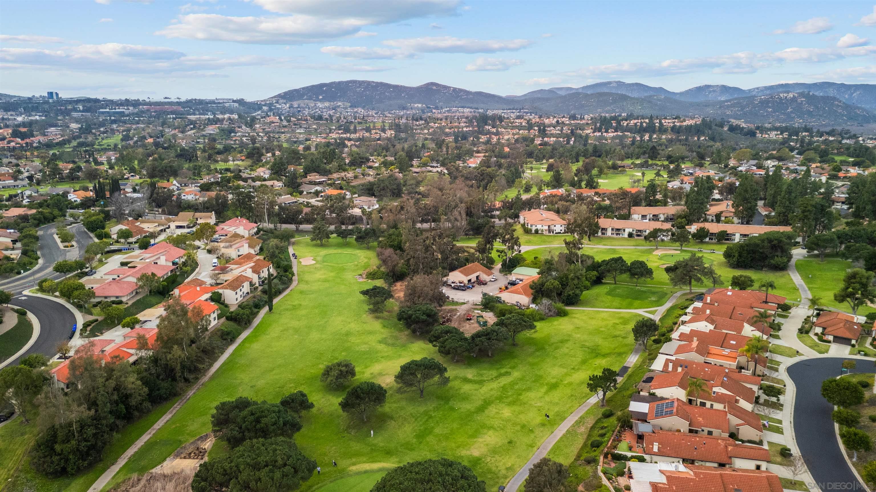 Detail Gallery Image 4 of 33 For 17848  Caminito Balata, San Diego,  CA 92128 - 3 Beds | 2 Baths