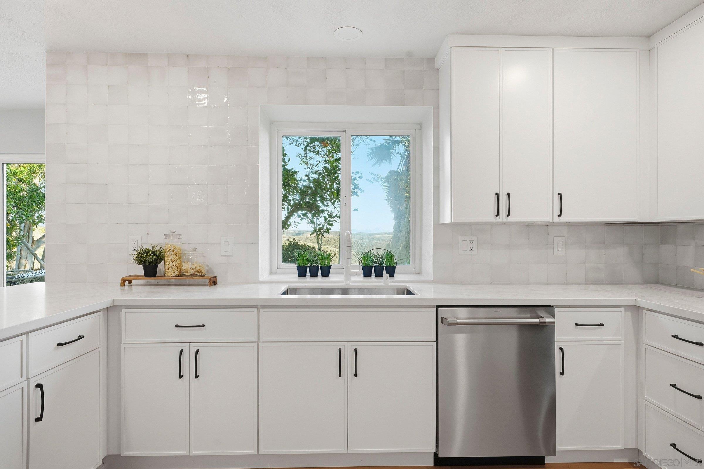 Detail Gallery Image 20 of 59 For 10747  Birch Bluff Ave, San Diego,  CA 92131 - 5 Beds | 4 Baths