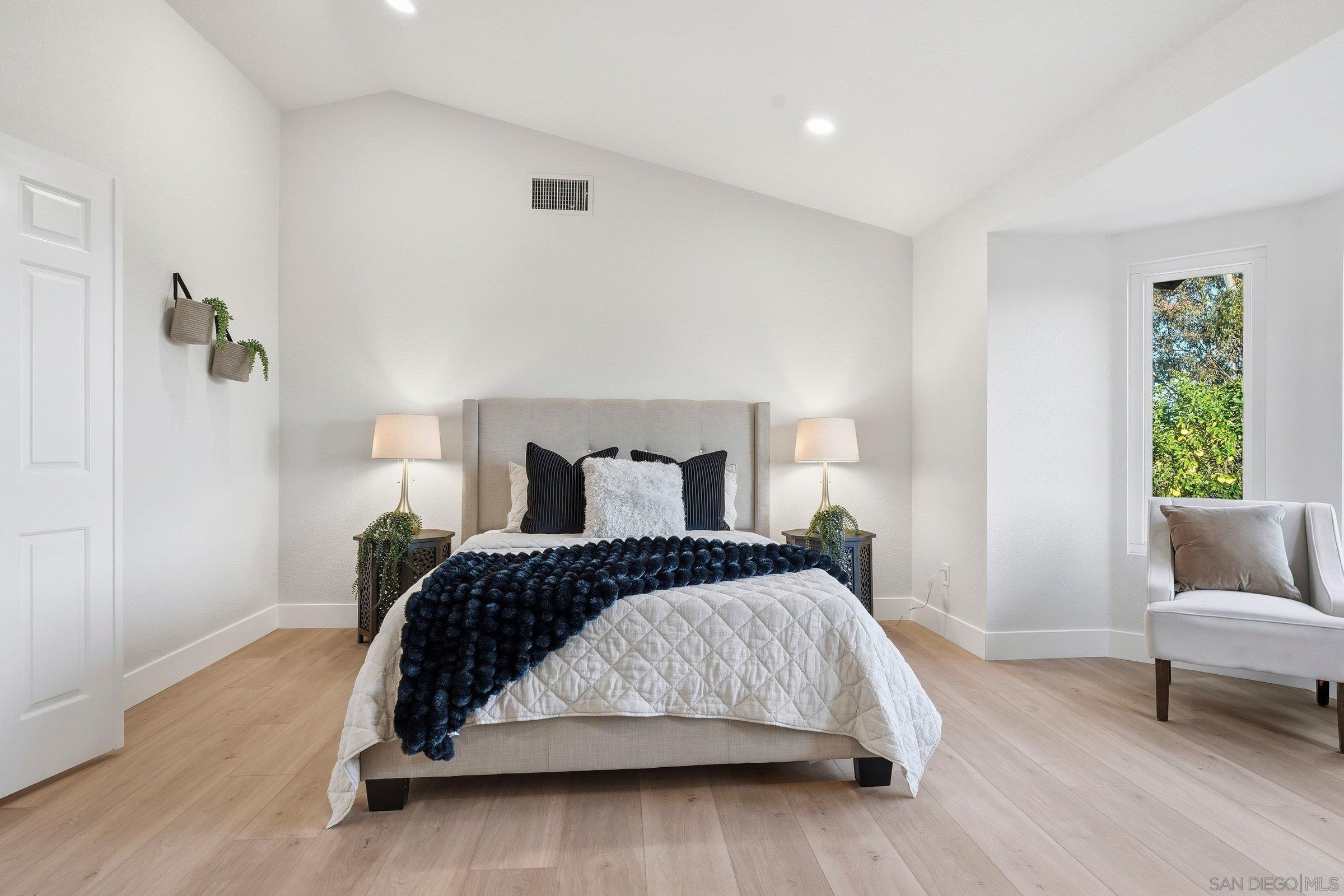 Detail Gallery Image 27 of 59 For 10747  Birch Bluff Ave, San Diego,  CA 92131 - 5 Beds | 4 Baths