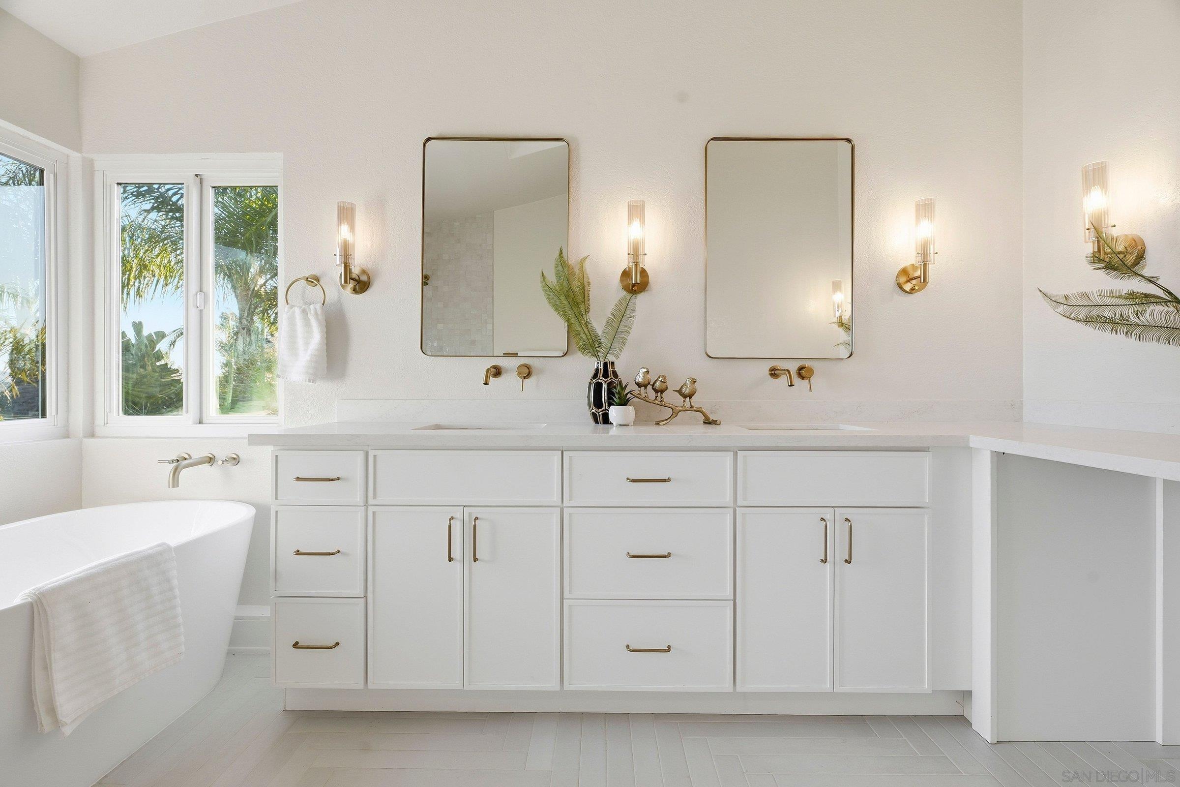 Detail Gallery Image 29 of 59 For 10747  Birch Bluff Ave, San Diego,  CA 92131 - 5 Beds | 4 Baths