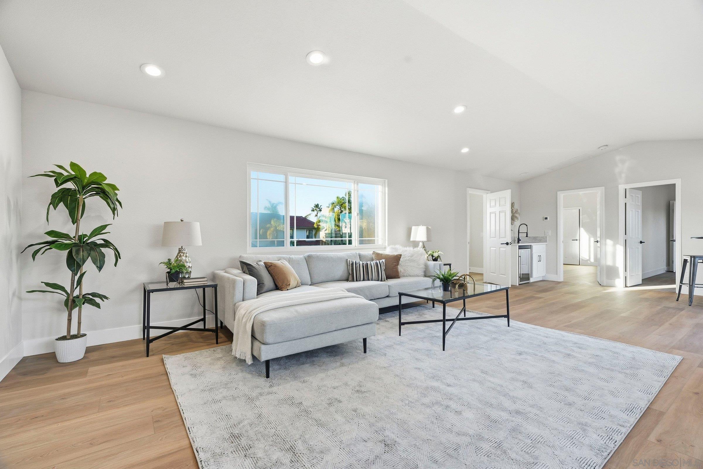 Detail Gallery Image 33 of 59 For 10747  Birch Bluff Ave, San Diego,  CA 92131 - 5 Beds | 4 Baths