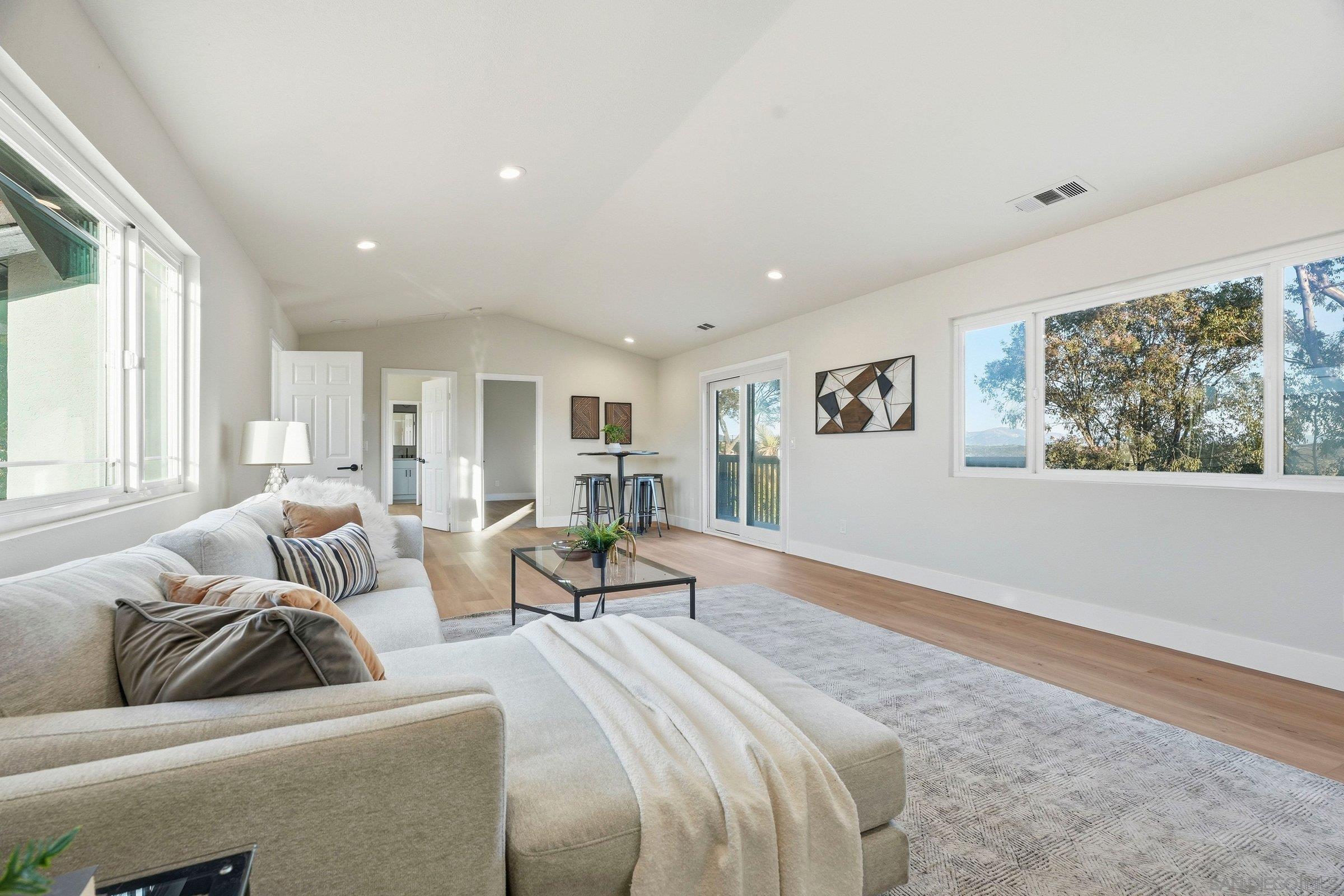 Detail Gallery Image 34 of 59 For 10747  Birch Bluff Ave, San Diego,  CA 92131 - 5 Beds | 4 Baths