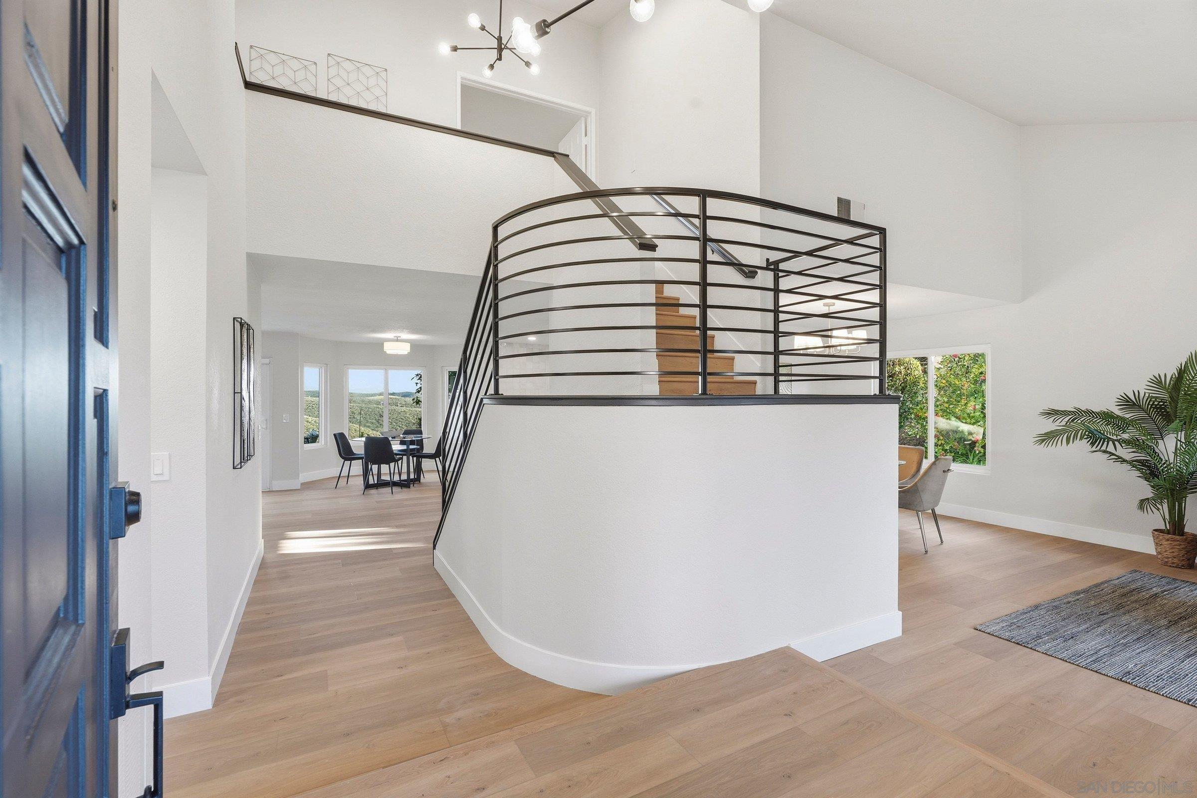 Detail Gallery Image 7 of 59 For 10747  Birch Bluff Ave, San Diego,  CA 92131 - 5 Beds | 4 Baths