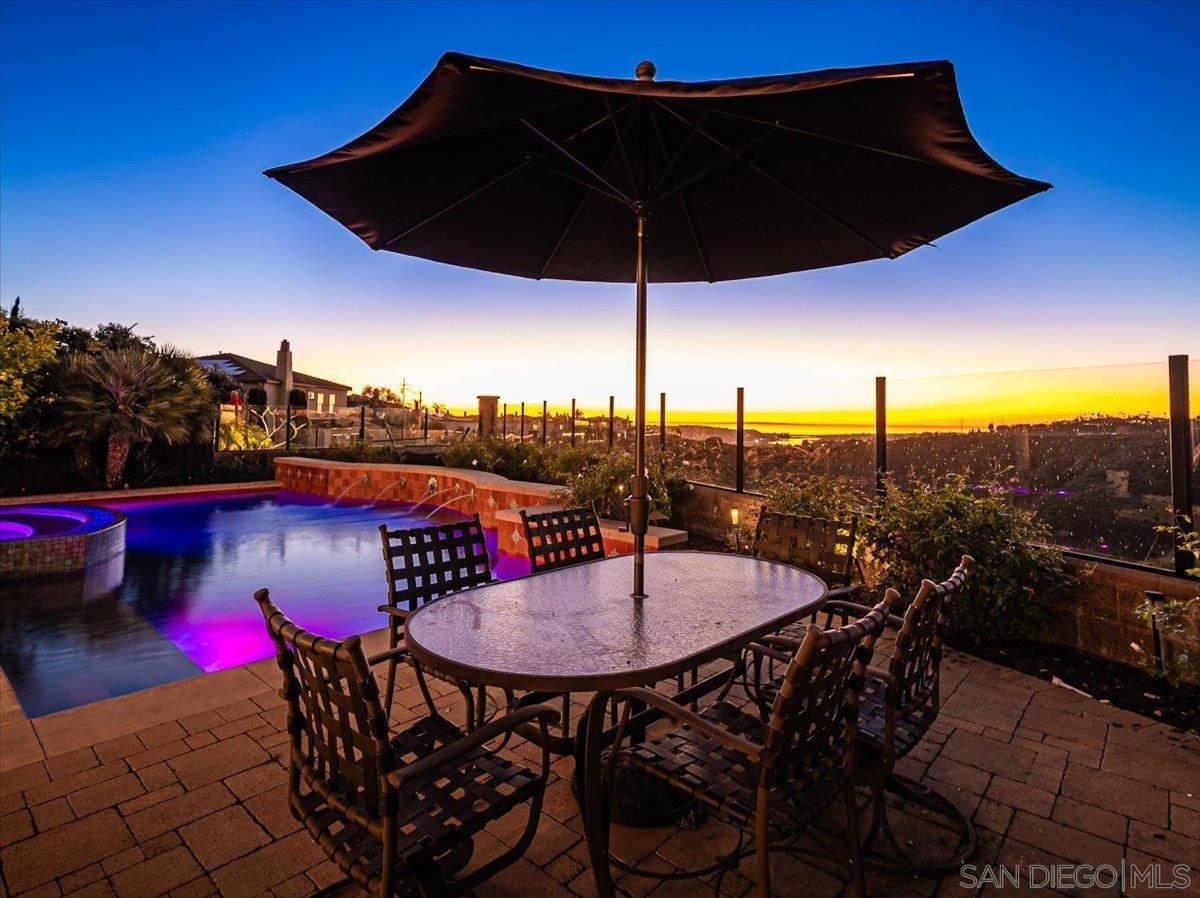 Detail Gallery Image 4 of 75 For 7135  Sitio Caliente, Carlsbad,  CA 92009 - 6 Beds | 4/1 Baths