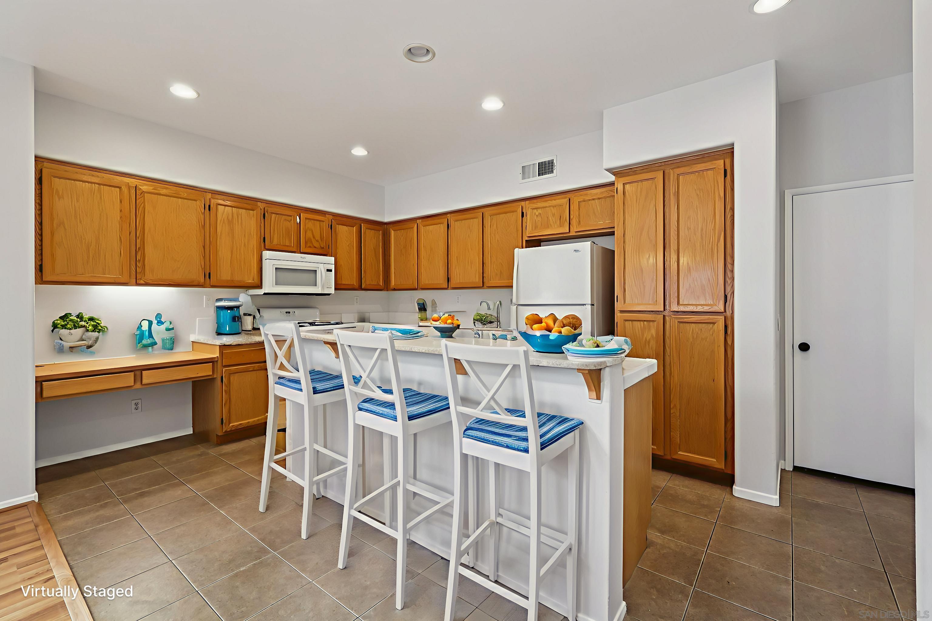 Detail Gallery Image 19 of 45 For 1279  Gorge Run Way  #3,  Chula Vista,  CA 91913 - 3 Beds | 2/1 Baths