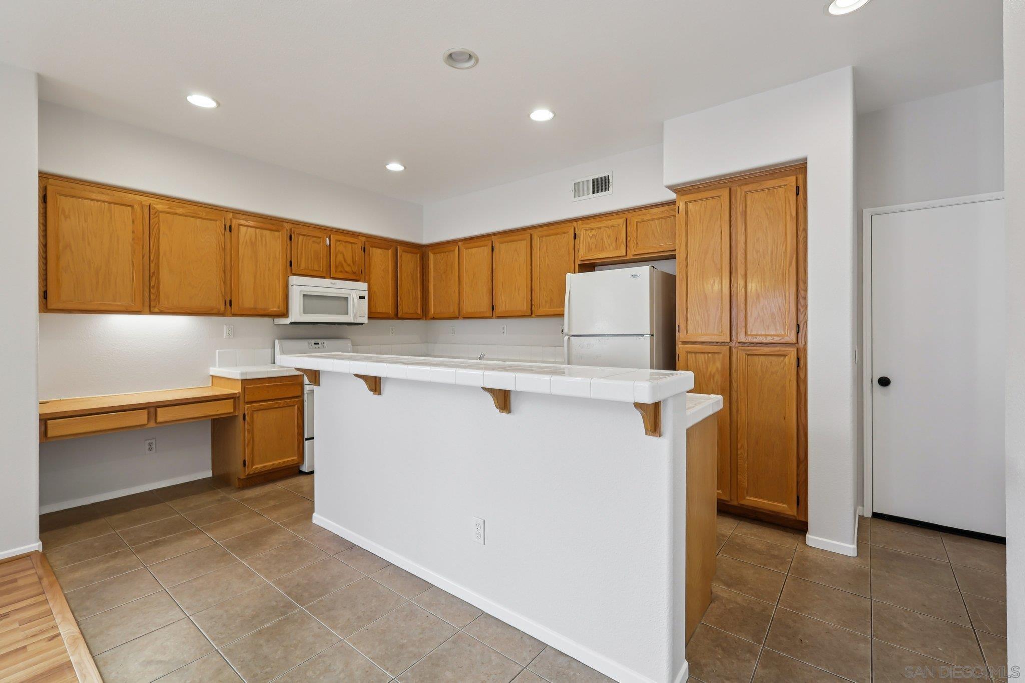 Detail Gallery Image 20 of 45 For 1279  Gorge Run Way  #3,  Chula Vista,  CA 91913 - 3 Beds | 2/1 Baths