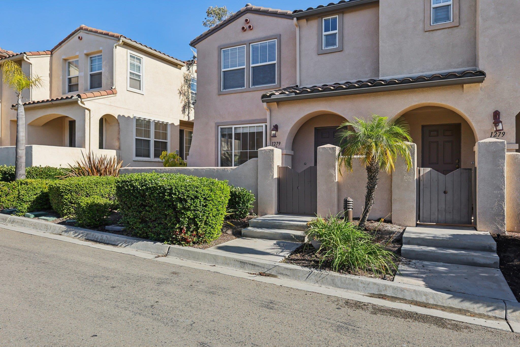 Detail Gallery Image 3 of 45 For 1279  Gorge Run Way  #3,  Chula Vista,  CA 91913 - 3 Beds | 2/1 Baths