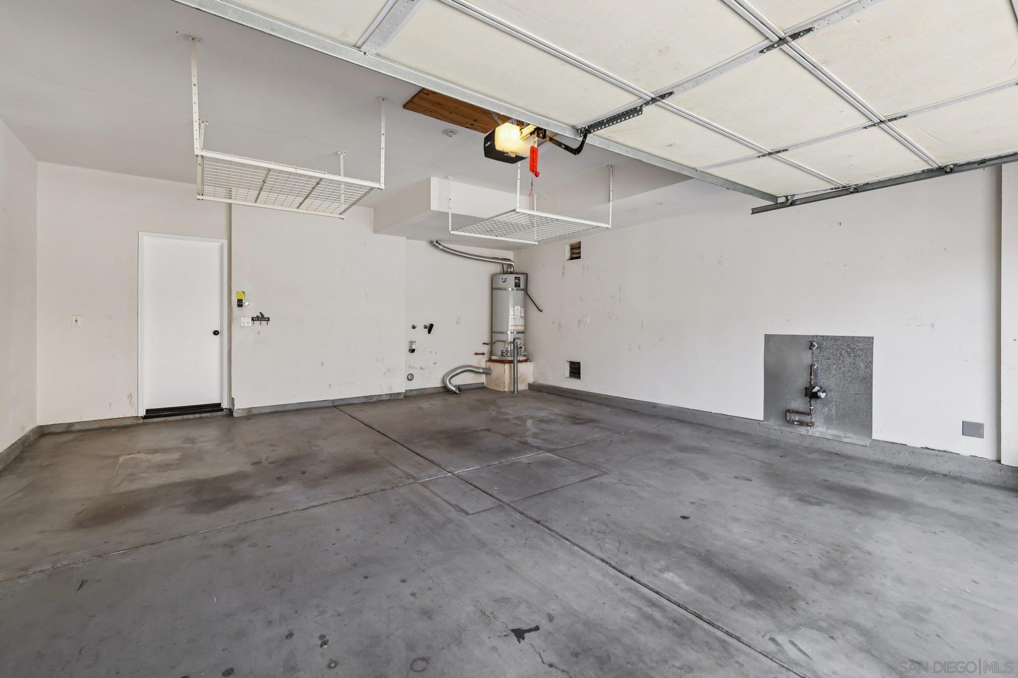 Detail Gallery Image 36 of 45 For 1279  Gorge Run Way  #3,  Chula Vista,  CA 91913 - 3 Beds | 2/1 Baths