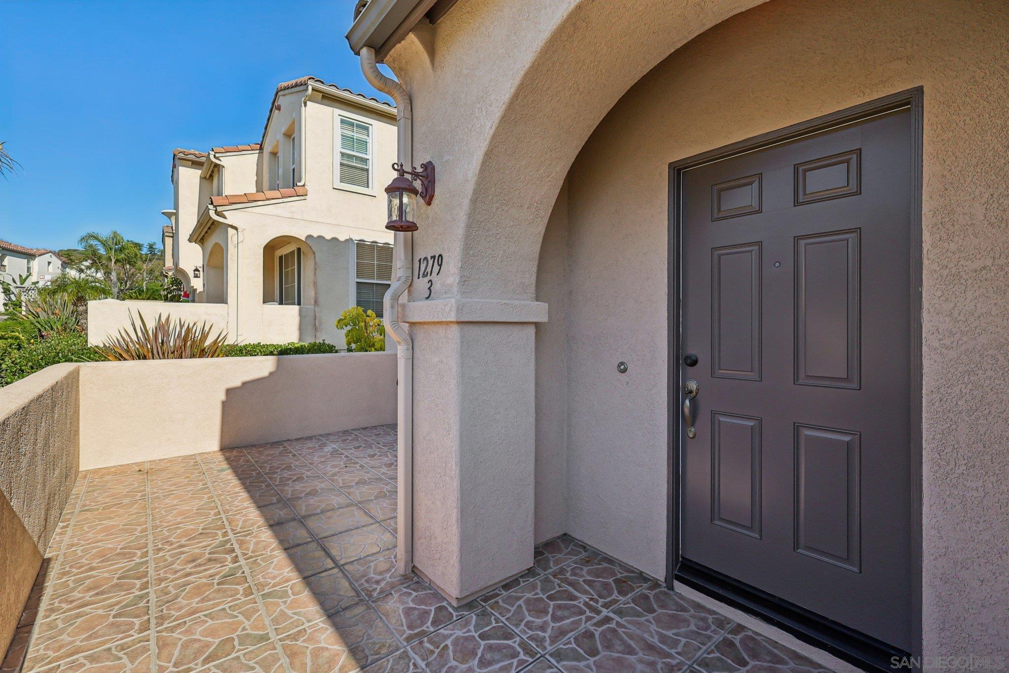 Detail Gallery Image 5 of 45 For 1279  Gorge Run Way  #3,  Chula Vista,  CA 91913 - 3 Beds | 2/1 Baths