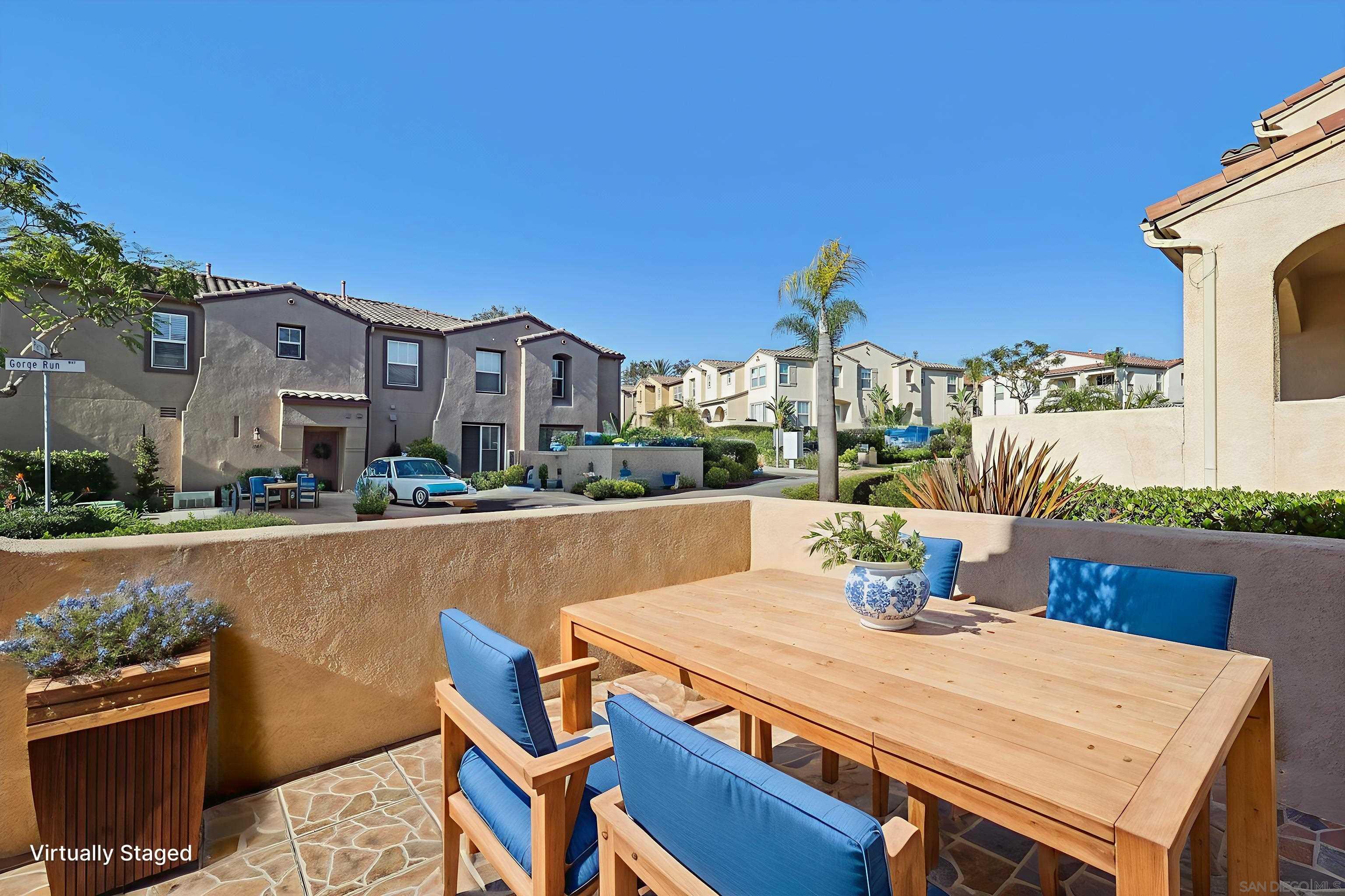 Detail Gallery Image 7 of 45 For 1279  Gorge Run Way  #3,  Chula Vista,  CA 91913 - 3 Beds | 2/1 Baths