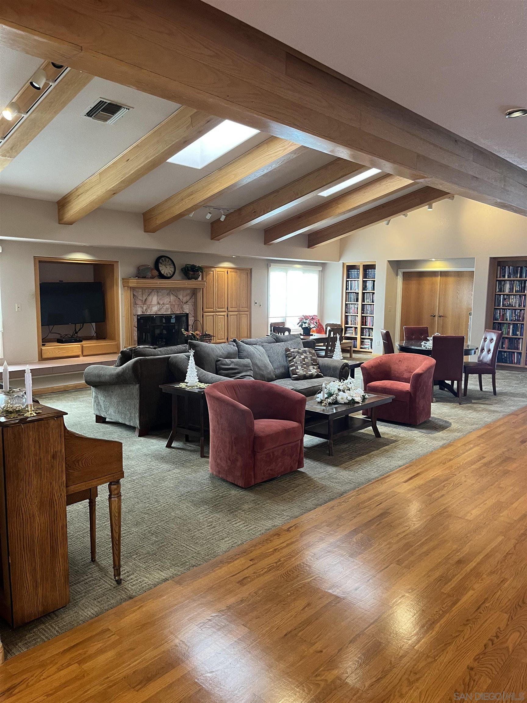 Detail Gallery Image 15 of 18 For 6350  Genesee Ave  #204,  San Diego,  CA 92122 - 1 Beds | 1 Baths