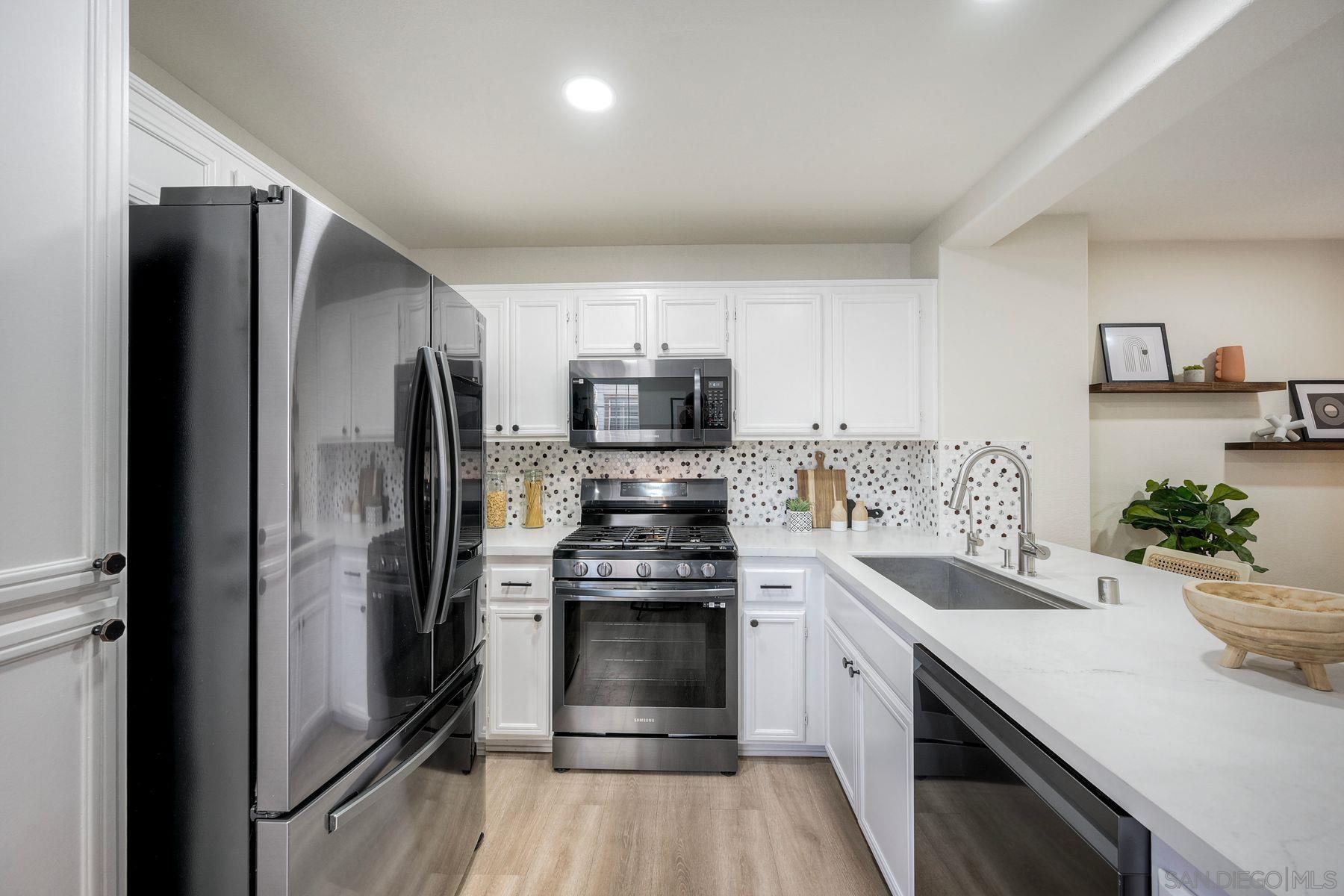 Detail Gallery Image 10 of 25 For 10230  Wateridge Cir  #184,  San Diego,  CA 92121 - 2 Beds | 2/1 Baths