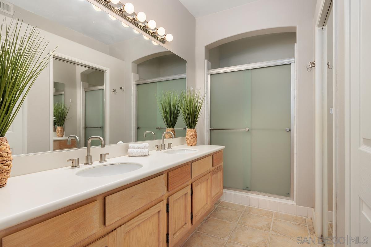Detail Gallery Image 17 of 32 For 12642  Springbrook Dr.  #C,  San Diego,  CA 92128 - 2 Beds | 2 Baths
