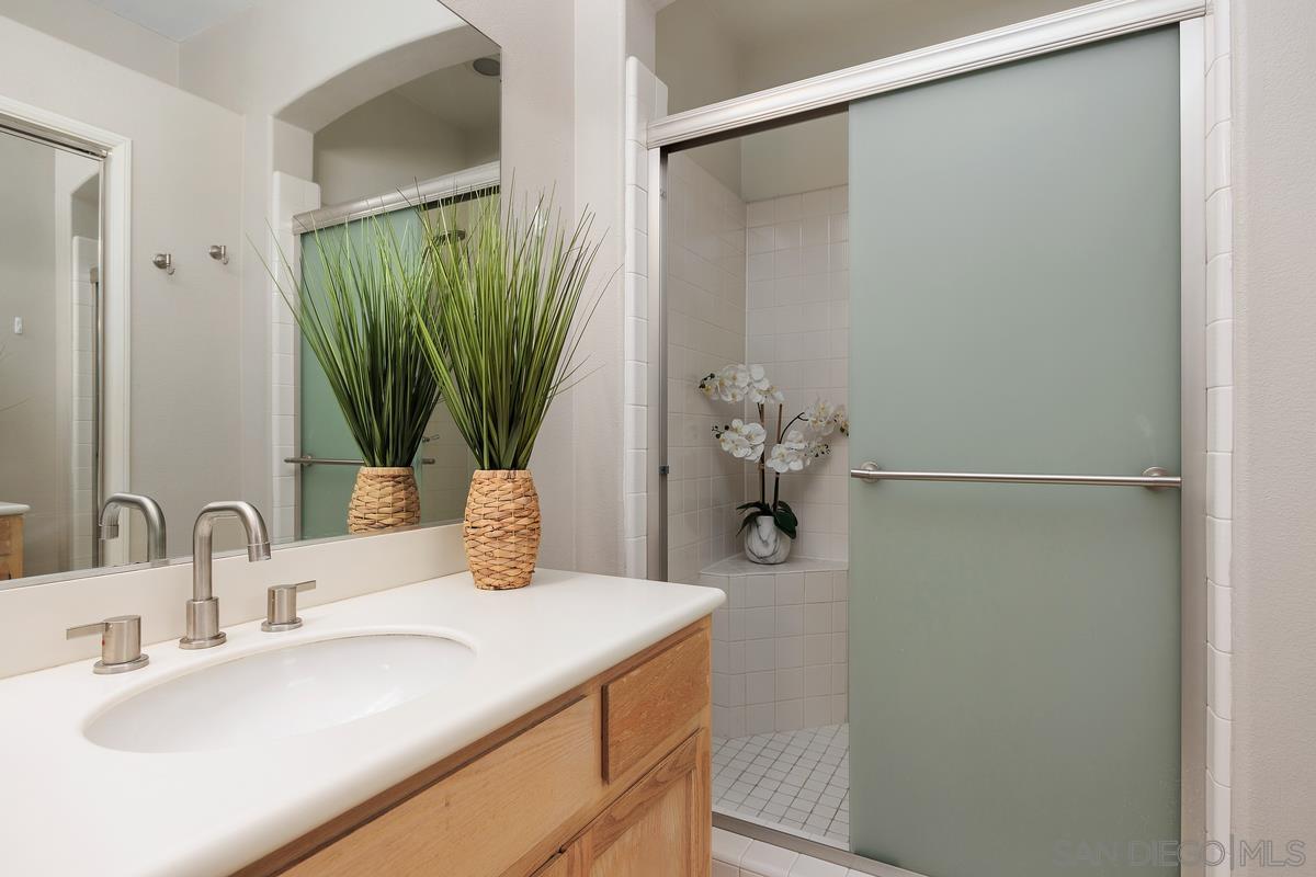 Detail Gallery Image 18 of 32 For 12642  Springbrook Dr.  #C,  San Diego,  CA 92128 - 2 Beds | 2 Baths