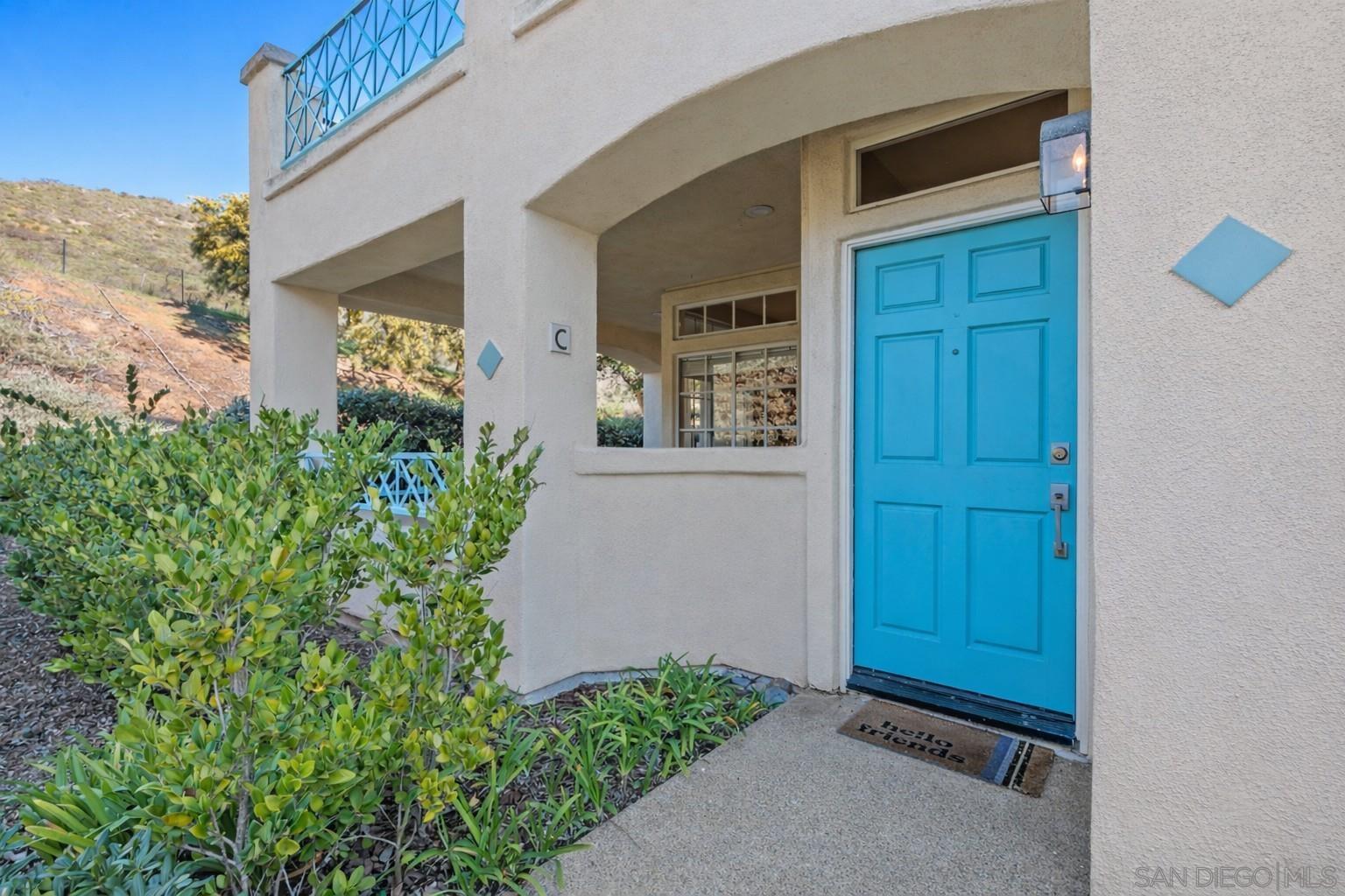 Detail Gallery Image 3 of 32 For 12642  Springbrook Dr.  #C,  San Diego,  CA 92128 - 2 Beds | 2 Baths