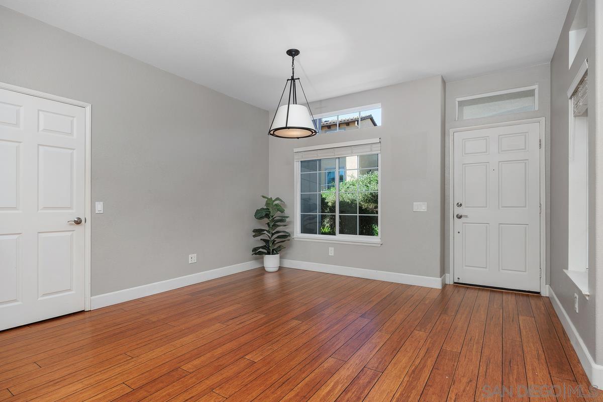 Detail Gallery Image 7 of 32 For 12642  Springbrook Dr.  #C,  San Diego,  CA 92128 - 2 Beds | 2 Baths