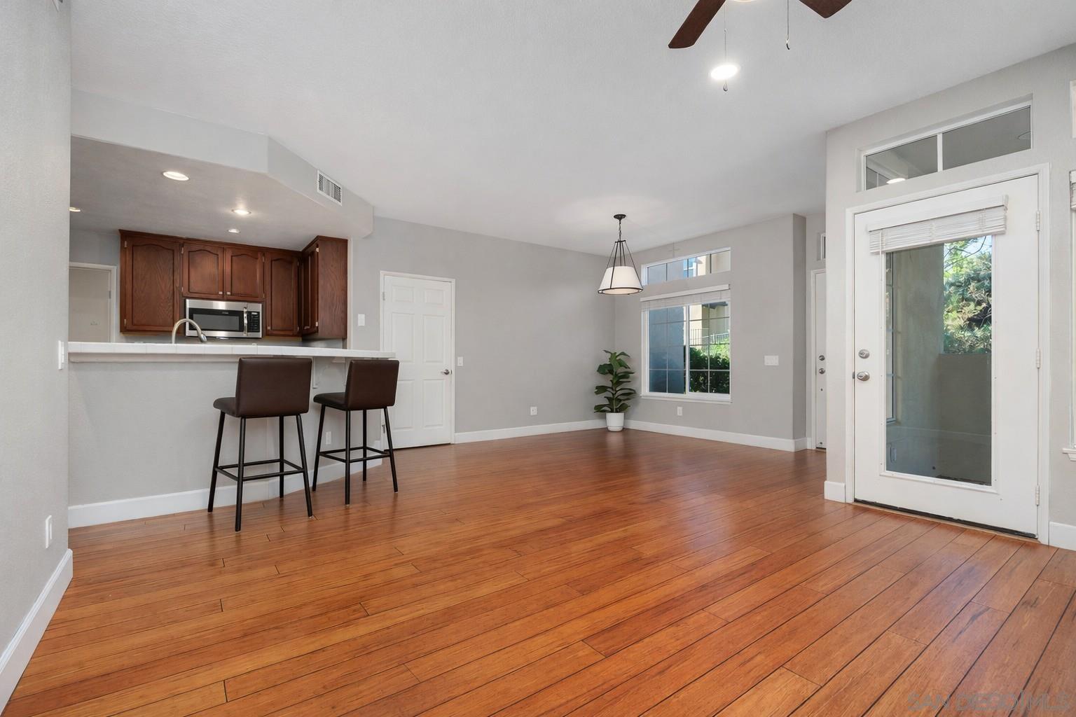 Detail Gallery Image 9 of 32 For 12642  Springbrook Dr.  #C,  San Diego,  CA 92128 - 2 Beds | 2 Baths