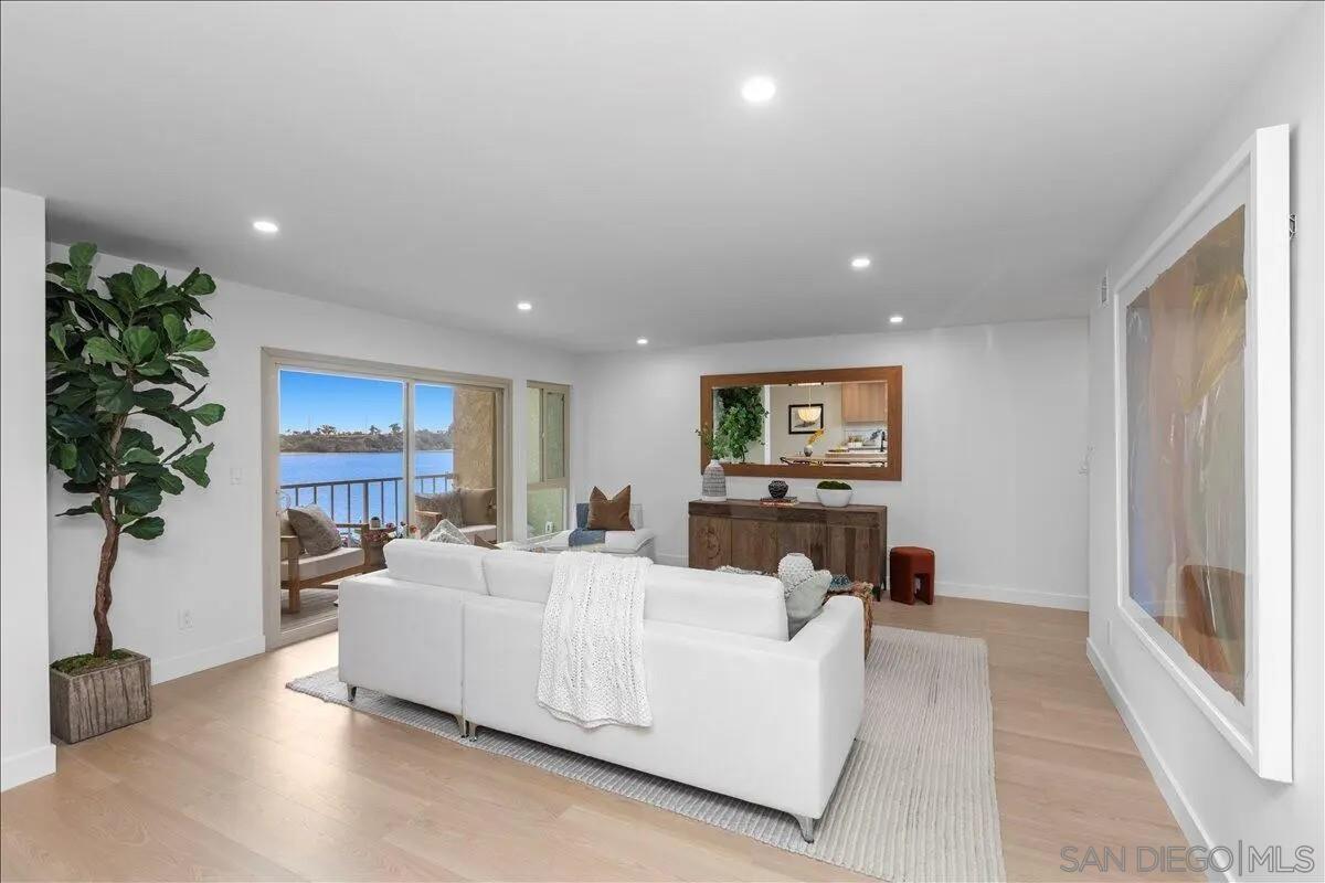 Detail Gallery Image 8 of 22 For 4747  Marina Dr  #23,  Carlsbad,  CA 92008 - 2 Beds | 2 Baths