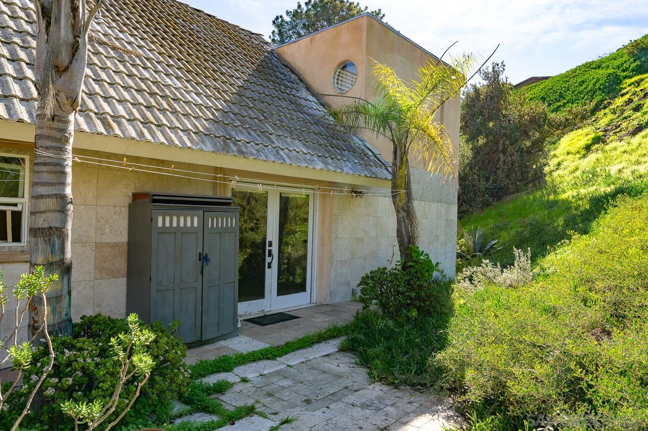 Detail Gallery Image 11 of 41 For 5628  Desert View Drive, La Jolla,  CA 92037 - 3 Beds | 2/1 Baths