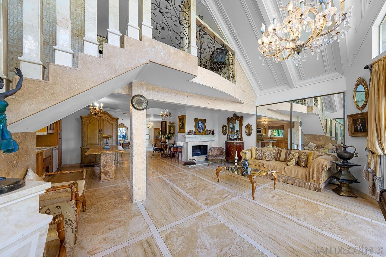 Detail Gallery Image 15 of 41 For 5628  Desert View Drive, La Jolla,  CA 92037 - 3 Beds | 2/1 Baths