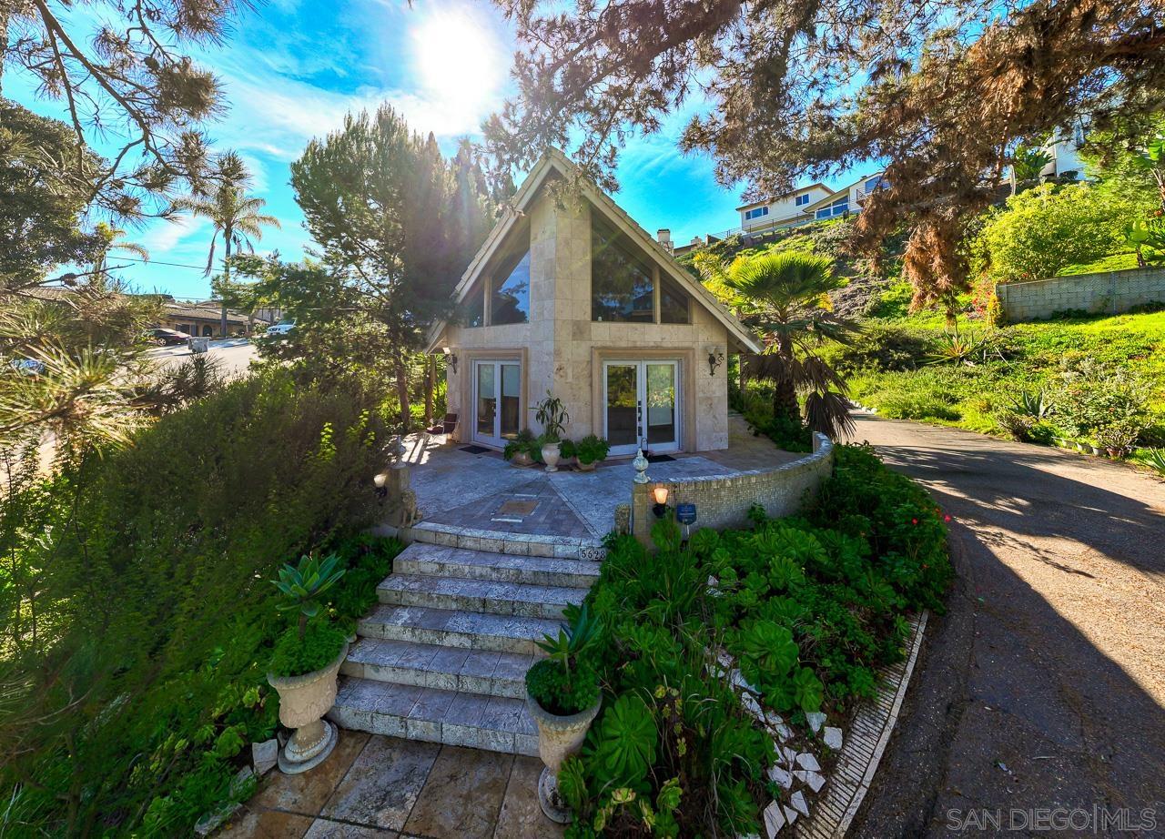 Detail Gallery Image 3 of 41 For 5628  Desert View Drive, La Jolla,  CA 92037 - 3 Beds | 2/1 Baths