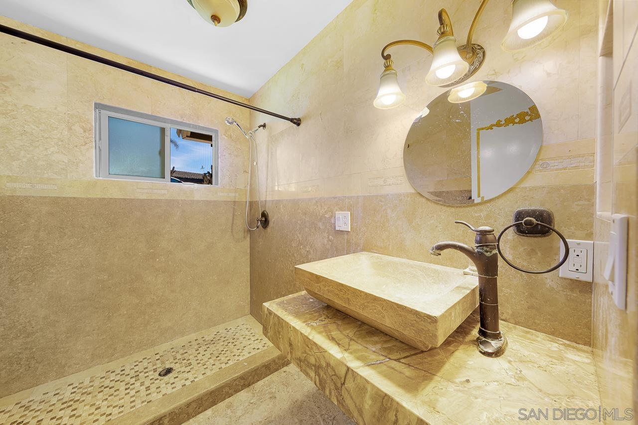 Detail Gallery Image 22 of 41 For 5628  Desert View Drive, La Jolla,  CA 92037 - 3 Beds | 2/1 Baths