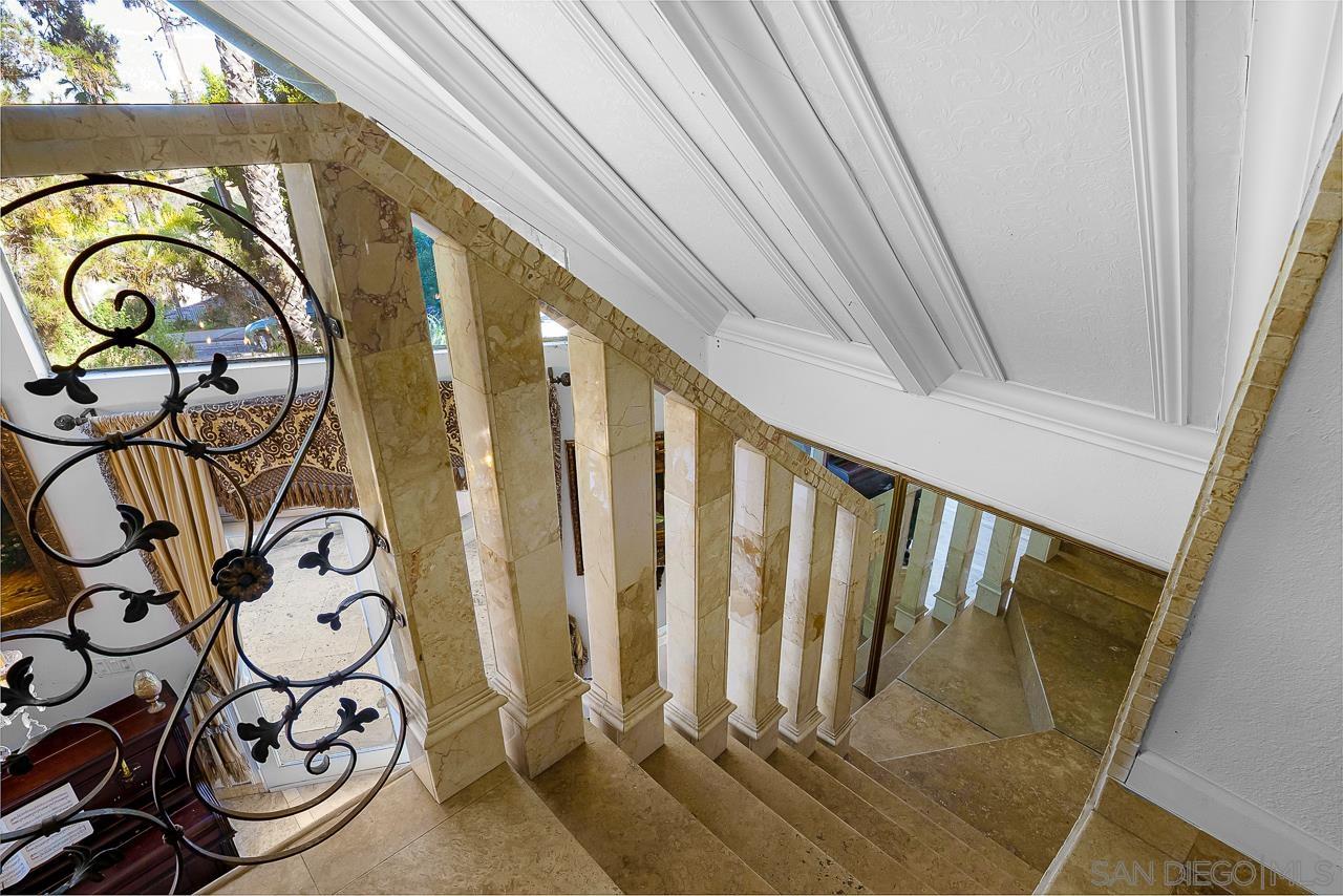 Detail Gallery Image 24 of 41 For 5628  Desert View Drive, La Jolla,  CA 92037 - 3 Beds | 2/1 Baths