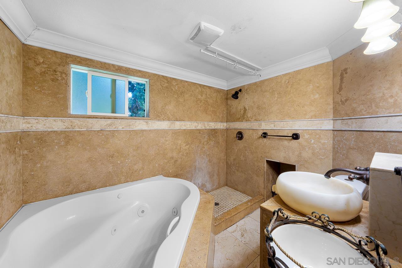 Detail Gallery Image 28 of 41 For 5628  Desert View Drive, La Jolla,  CA 92037 - 3 Beds | 2/1 Baths