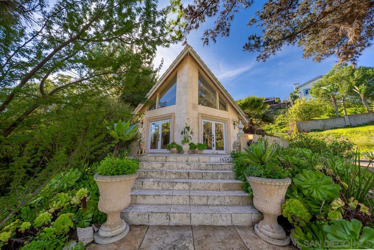 Detail Gallery Image 5 of 41 For 5628  Desert View Drive, La Jolla,  CA 92037 - 3 Beds | 2/1 Baths