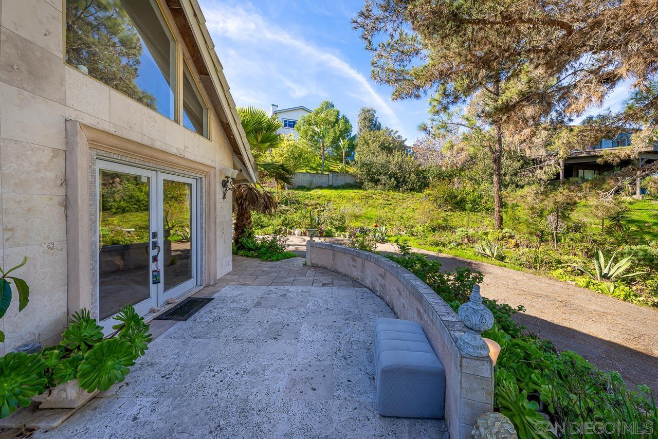 Detail Gallery Image 10 of 41 For 5628  Desert View Drive, La Jolla,  CA 92037 - 3 Beds | 2/1 Baths