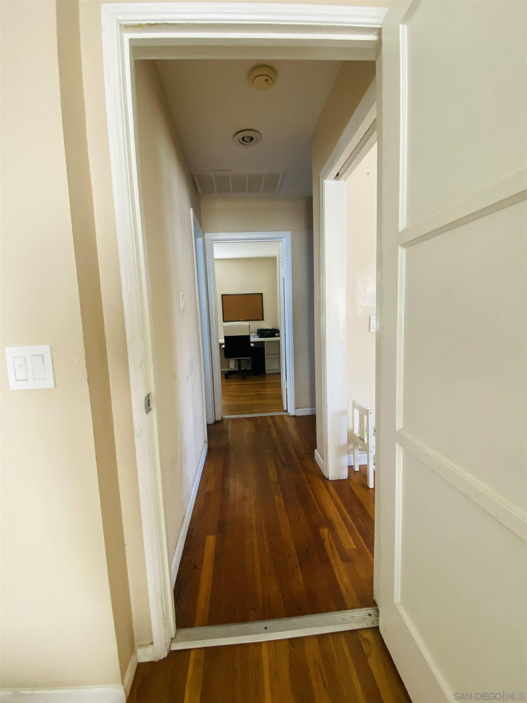 Detail Gallery Image 8 of 18 For 2215  Susan Place, San Diego,  CA 92105 - 2 Beds | 2 Baths