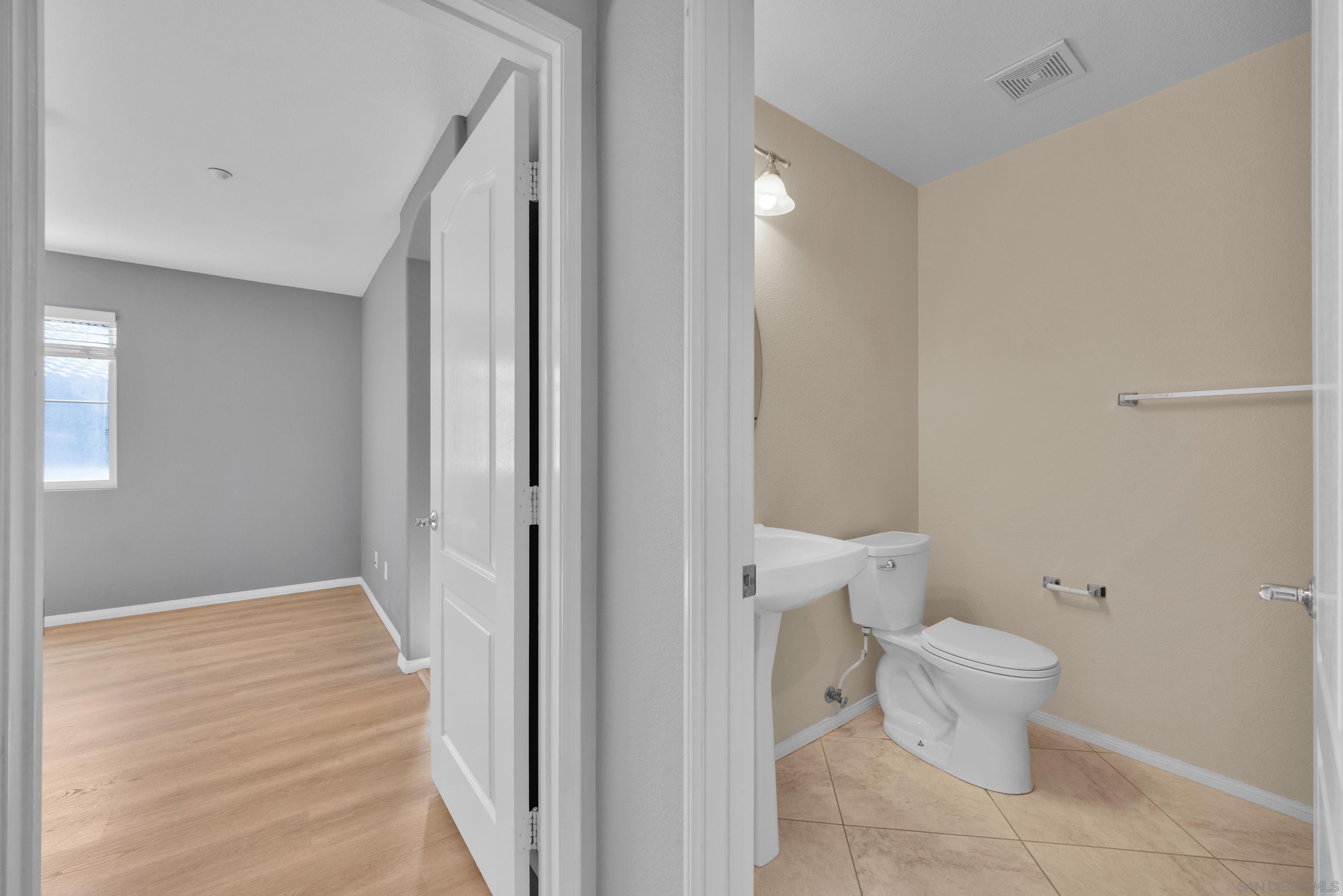 Detail Gallery Image 33 of 61 For 10413  Shelborne St  #45,  San Diego,  CA 92127 - 3 Beds | 2/1 Baths