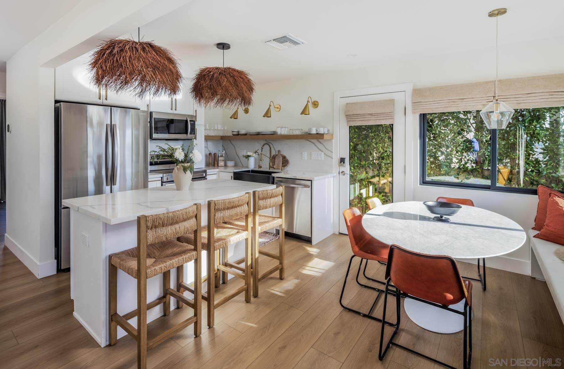 Detail Gallery Image 11 of 52 For 1842-46  S. Pacific Street, Oceanside,  CA 92054 - 6 Beds | 4 Baths