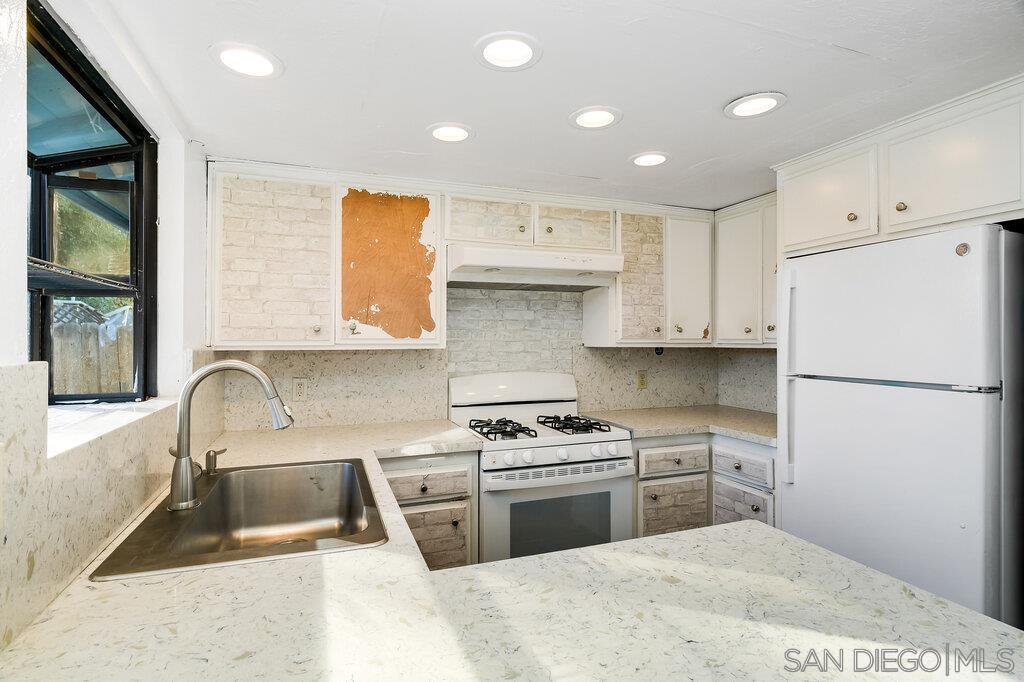 Detail Gallery Image 19 of 49 For 175 E Washington Ave., El Cajon,  CA 92020 - – Beds | – Baths