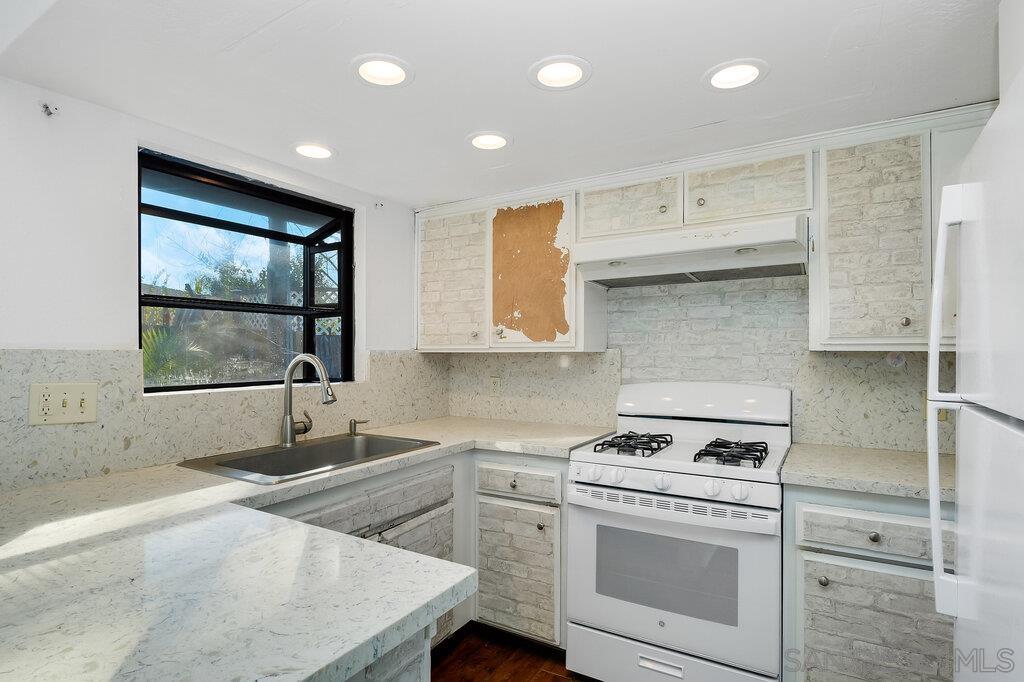 Detail Gallery Image 20 of 49 For 175 E Washington Ave., El Cajon,  CA 92020 - – Beds | – Baths