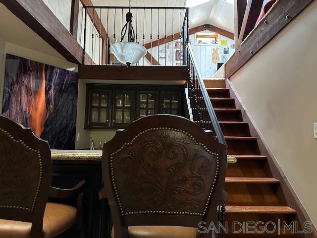 Detail Gallery Image 12 of 18 For 17  Eastfield Dr, Palos Verdes Peninsula,  CA 90274 - 7 Beds | 5/2 Baths