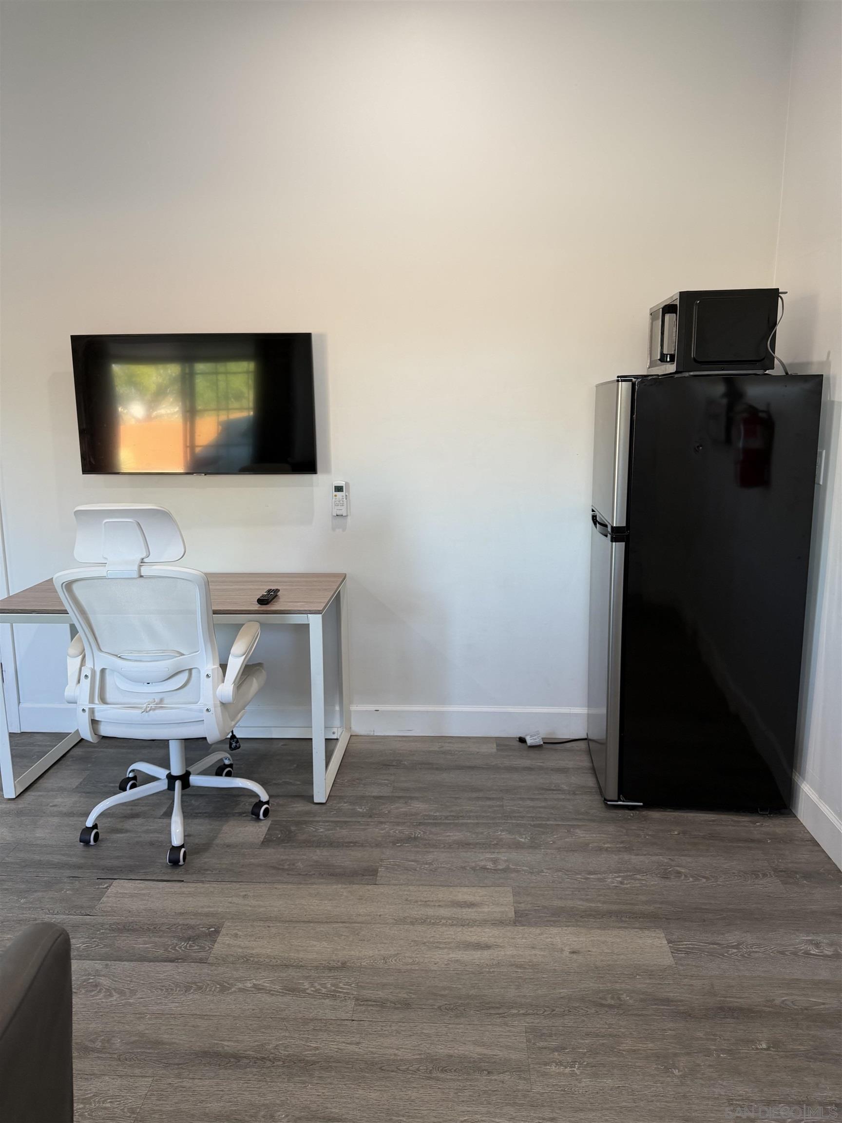 Detail Gallery Image 4 of 10 For 4435  Summer Dr  Room for Rent, Oceanside,  CA 92056 - 1 Beds | 1 Baths