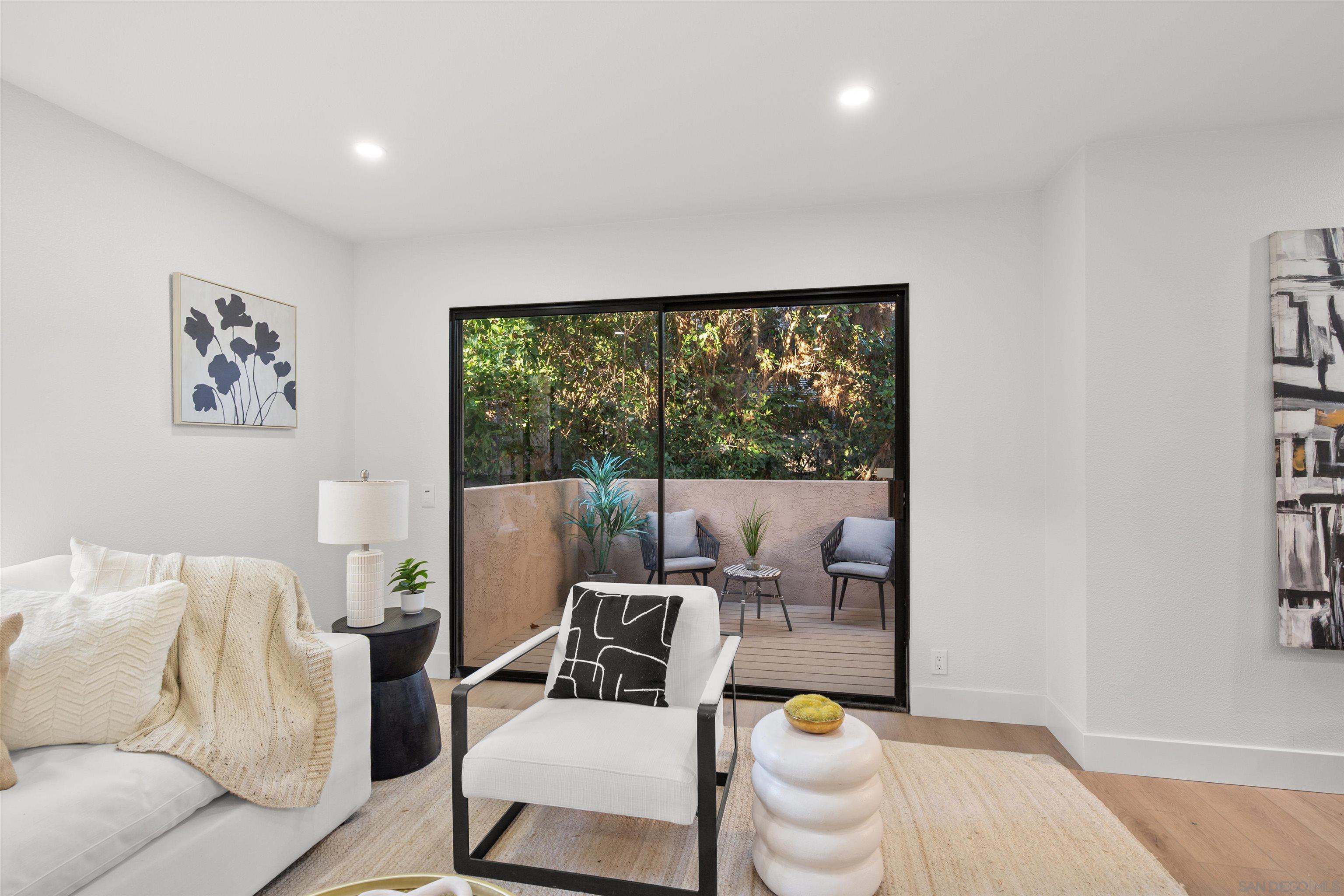 Detail Gallery Image 14 of 52 For 8326  via Sonoma  #66,  La Jolla,  CA 92037 - 2 Beds | 1/1 Baths