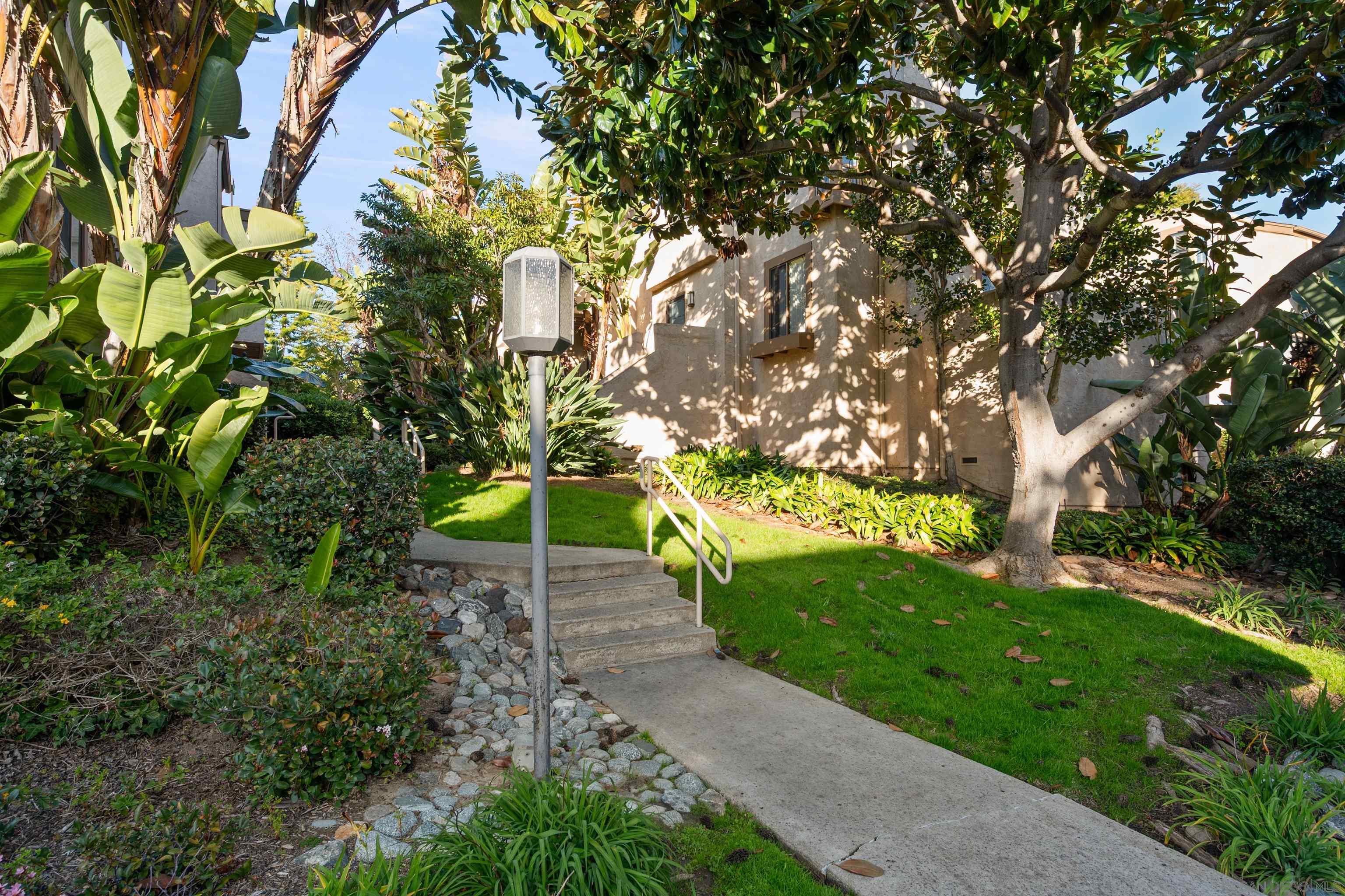 Detail Gallery Image 34 of 52 For 8326  via Sonoma  #66,  La Jolla,  CA 92037 - 2 Beds | 1/1 Baths