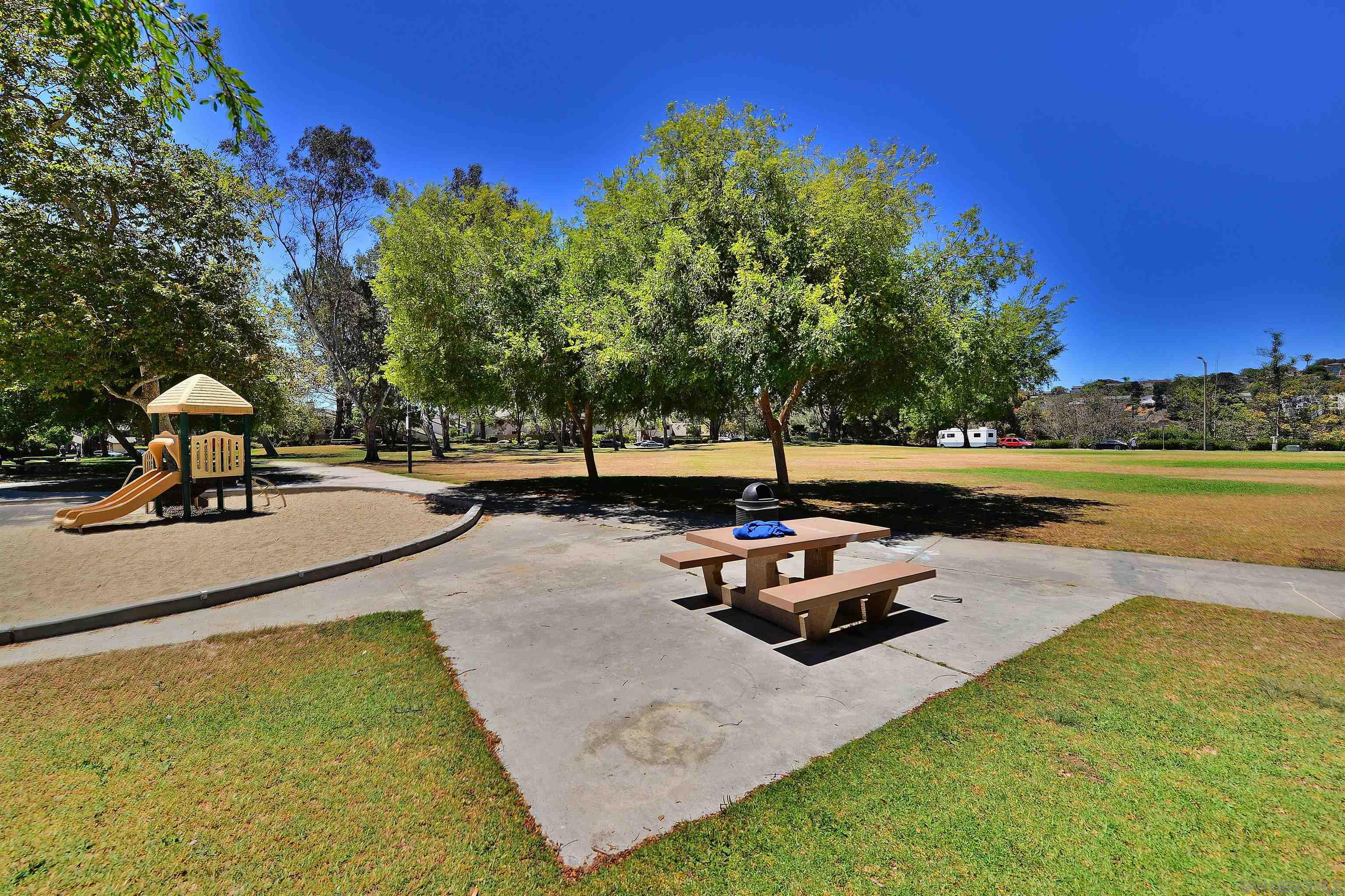 Detail Gallery Image 43 of 52 For 8326  via Sonoma  #66,  La Jolla,  CA 92037 - 2 Beds | 1/1 Baths