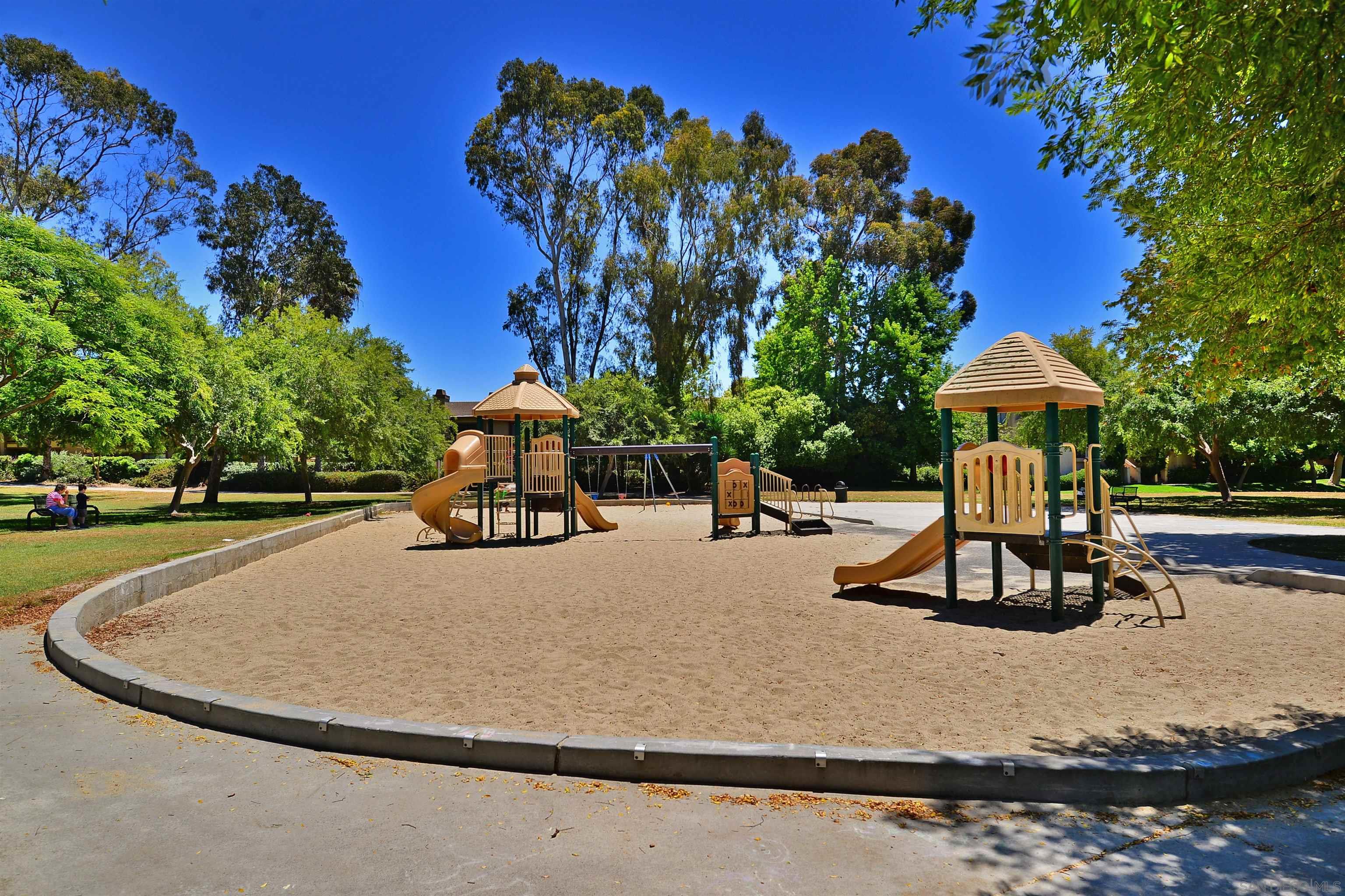 Detail Gallery Image 50 of 52 For 8326  via Sonoma  #66,  La Jolla,  CA 92037 - 2 Beds | 1/1 Baths