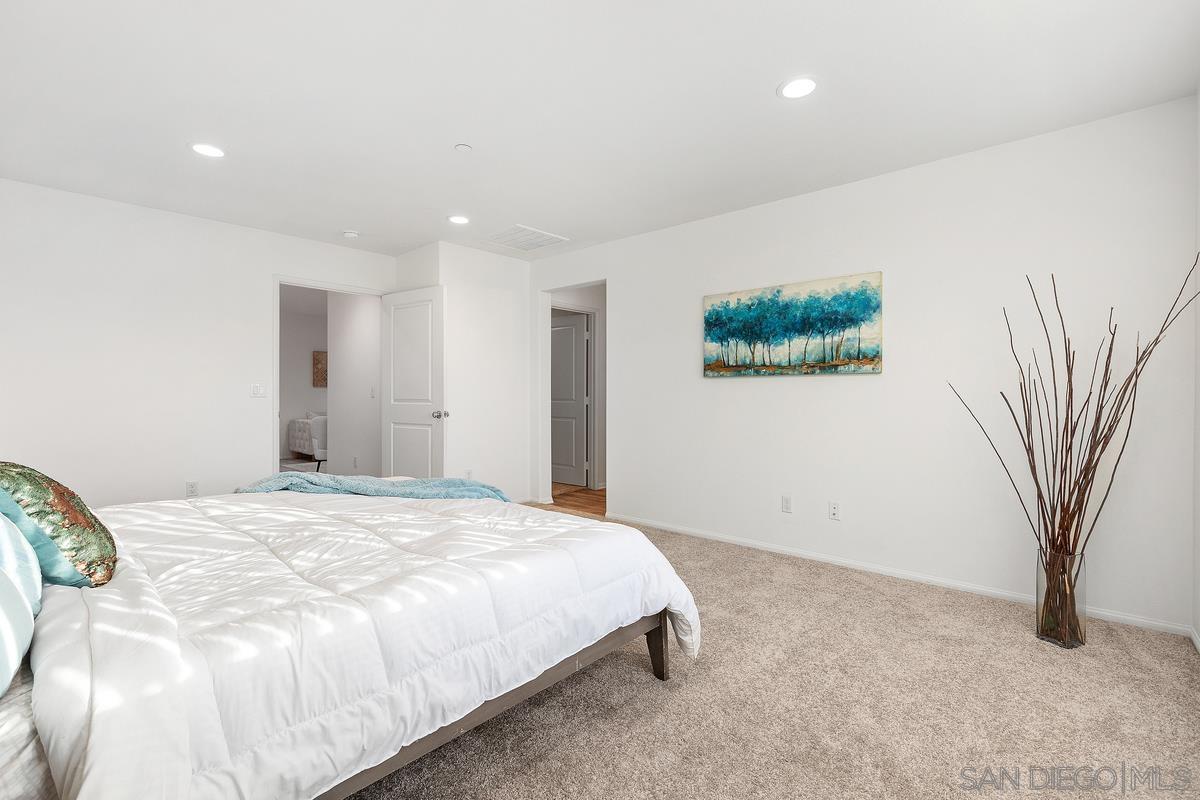 Detail Gallery Image 14 of 24 For 264  Camellia Way, Vista,  CA 92083 - 3 Beds | 2/1 Baths