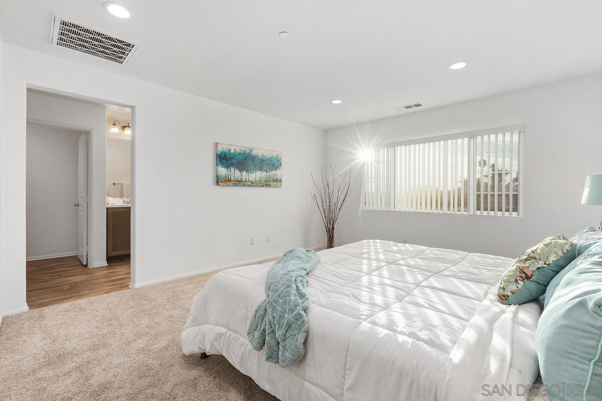 Detail Gallery Image 16 of 24 For 264  Camellia Way, Vista,  CA 92083 - 3 Beds | 2/1 Baths