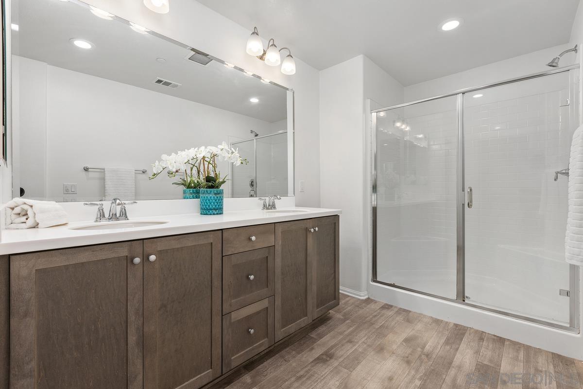 Detail Gallery Image 17 of 24 For 264  Camellia Way, Vista,  CA 92083 - 3 Beds | 2/1 Baths