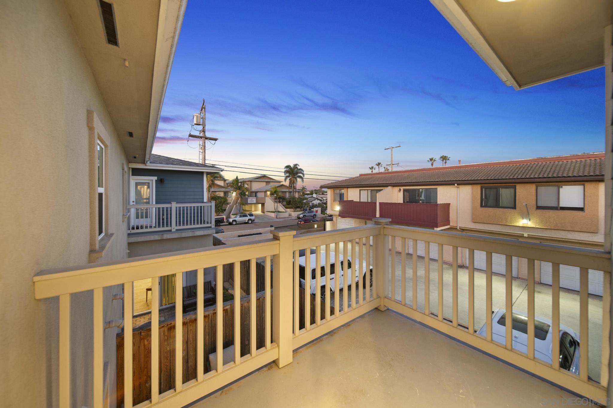 Detail Gallery Image 3 of 56 For 1343  Holly Ave, Imperial Beach,  CA 91932 - 3 Beds | 2/1 Baths