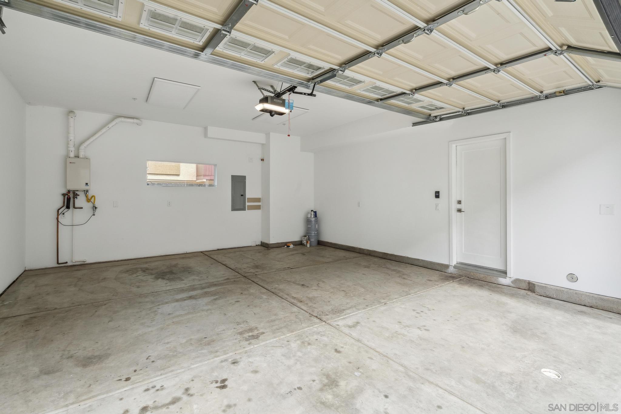 Detail Gallery Image 43 of 56 For 1343  Holly Ave, Imperial Beach,  CA 91932 - 3 Beds | 2/1 Baths