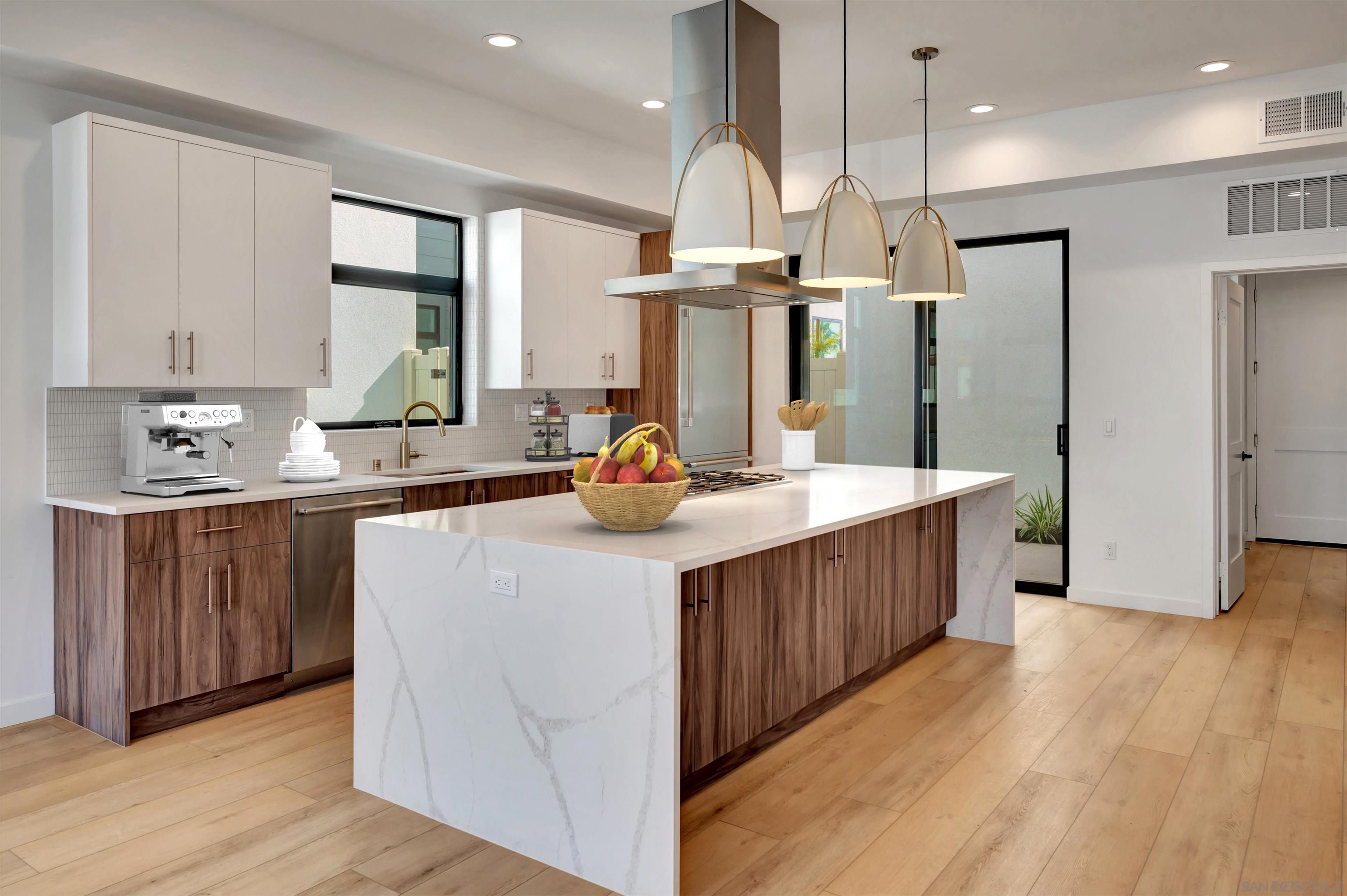 Detail Gallery Image 11 of 37 For 107  Daisy, Imperial Beach,  CA 91932 - 3 Beds | 3/1 Baths